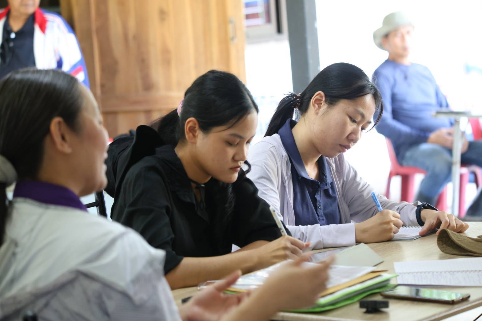 title - กพม. ลงพื้นที่ติดตามผล Smart Farmer จ.ลำพูน อินทรีย์เด่น PGS ปัง