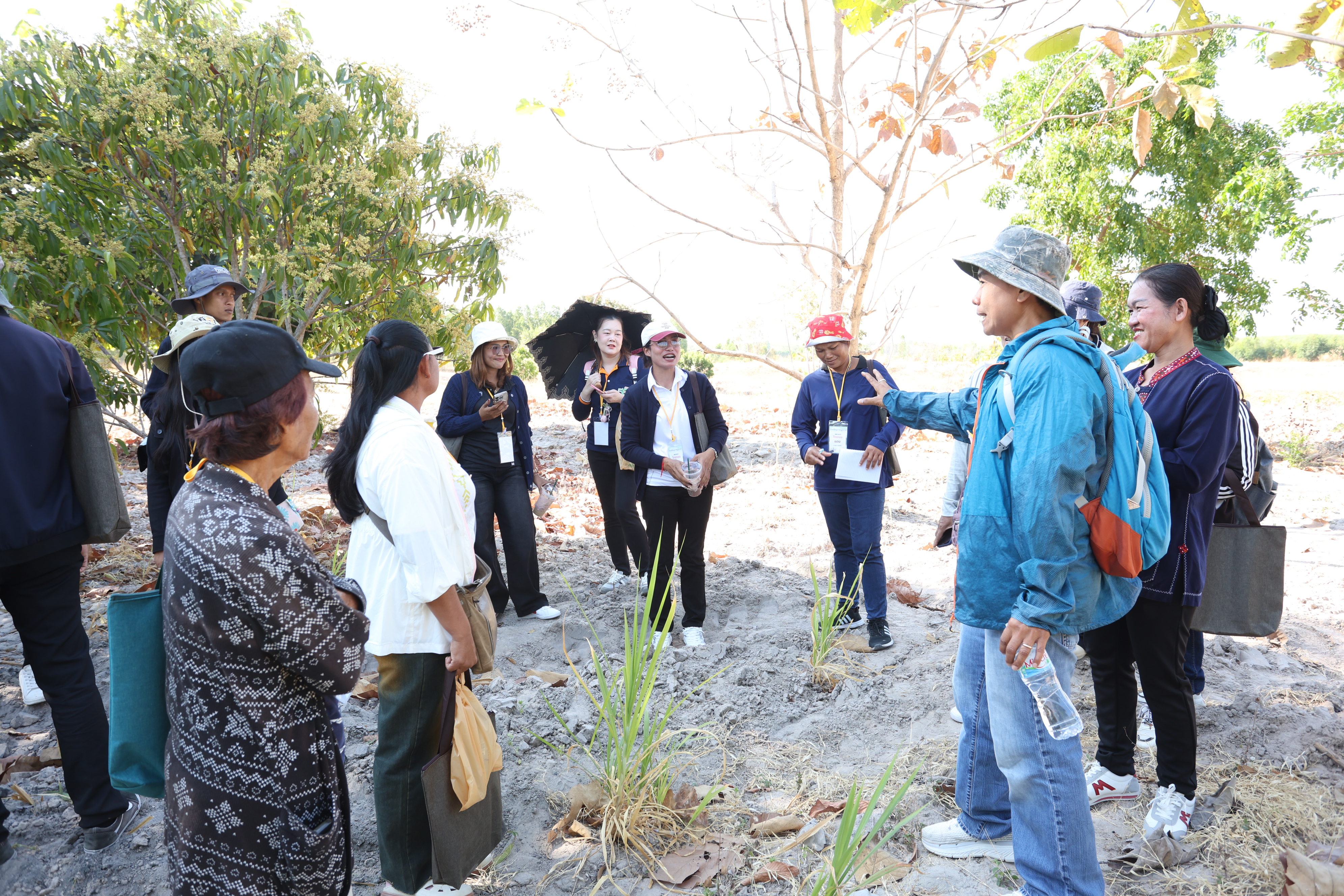 title - เกษตรกรผู้นำ คทช. ส.ป.ก. ลงพื้นที่ดูงานที่สหกรณ์ คทช. ดงกล้วย ถอดโมเดลความสำเร็จ