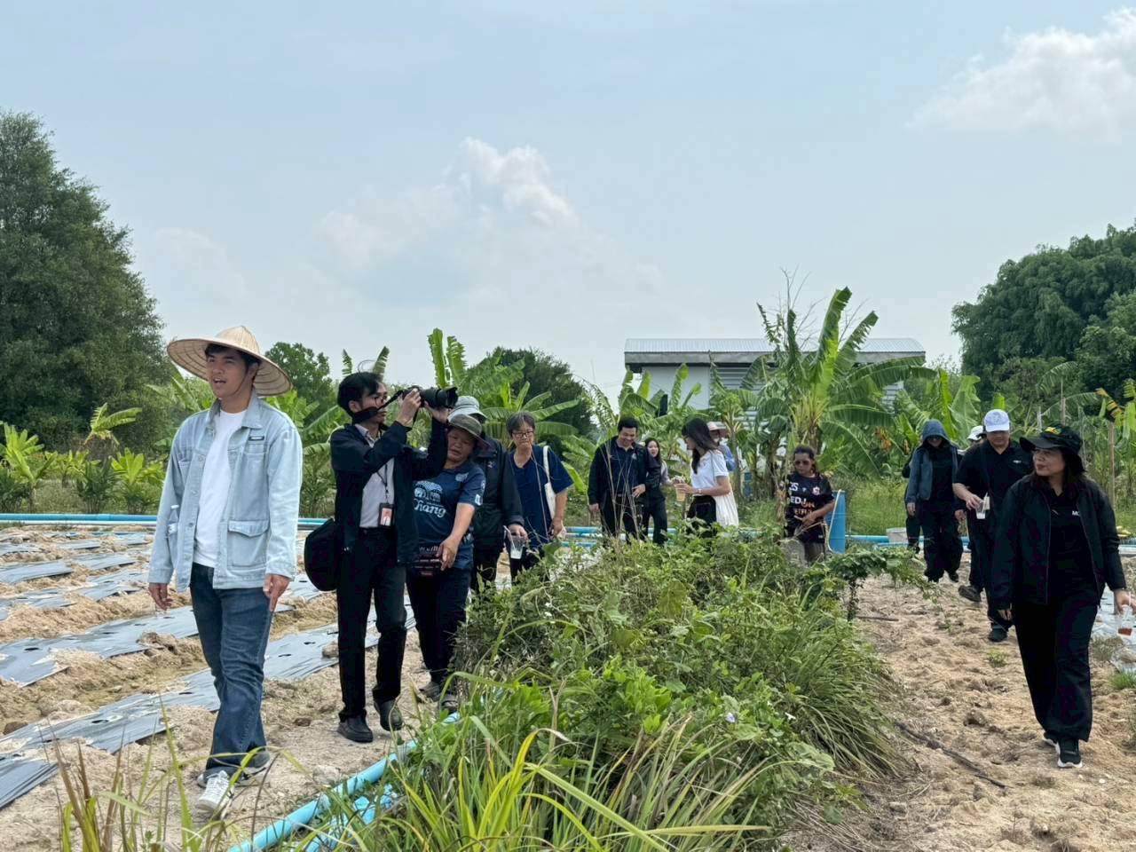 title - สพท. ร่วมคณะ ส.ป.ก. จับมือ TICA - GIZ ลงพื้นที่โครงการนำร่องระบบสูบน้ำพลังงานแสงอาทิตย์ คทช. จังหวัดชลบุรี