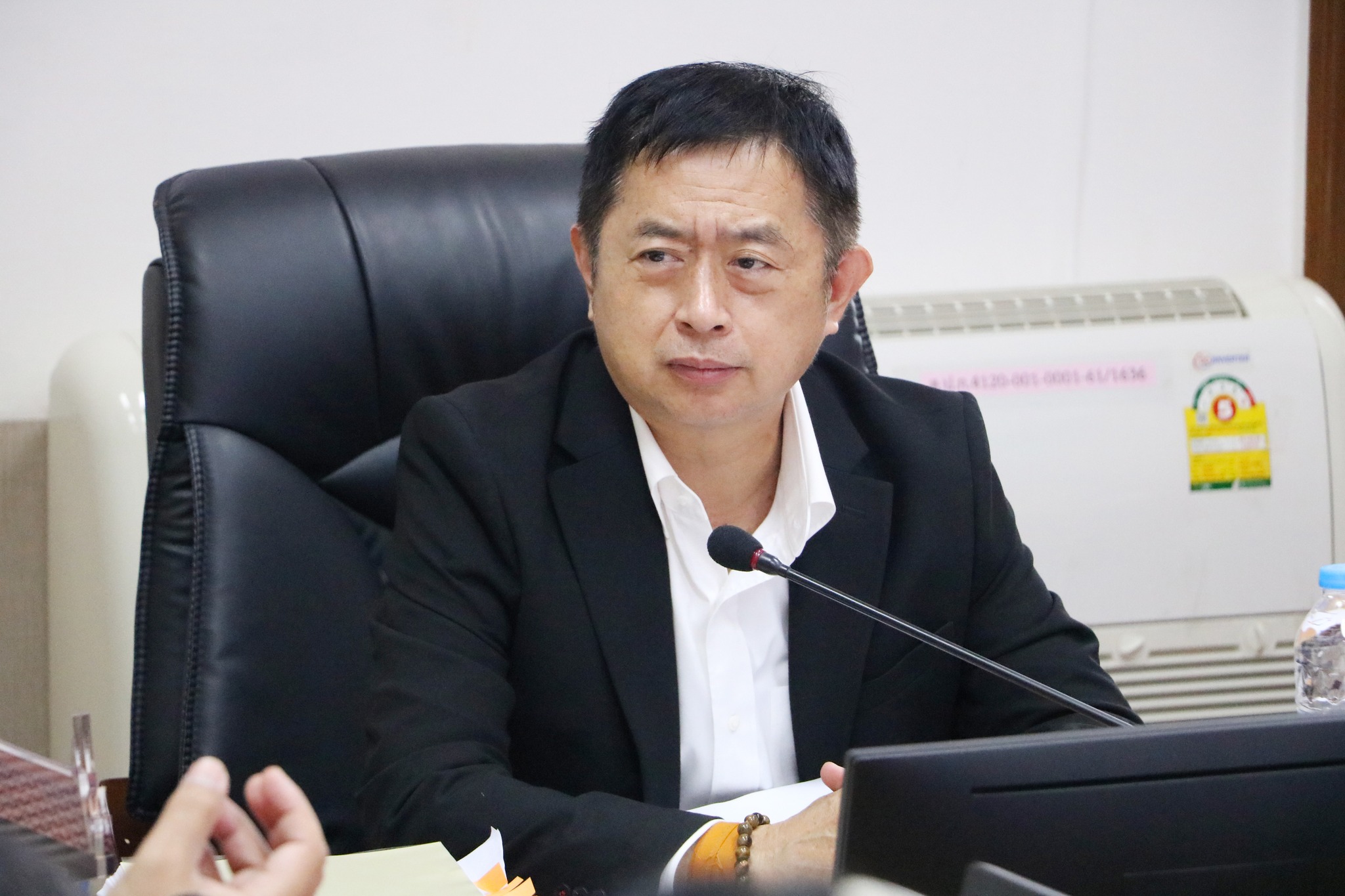 title - สพท. ร่วมประชุม คกก. กลั่นกรองการดำเนินการตามเงื่อนไขหลักของกรอบการสั่งสมประสบการณ์ ข้องข้าราชการผู้มีผลสัมฤทธิ์สูง ครั้งที่ 1/2569 