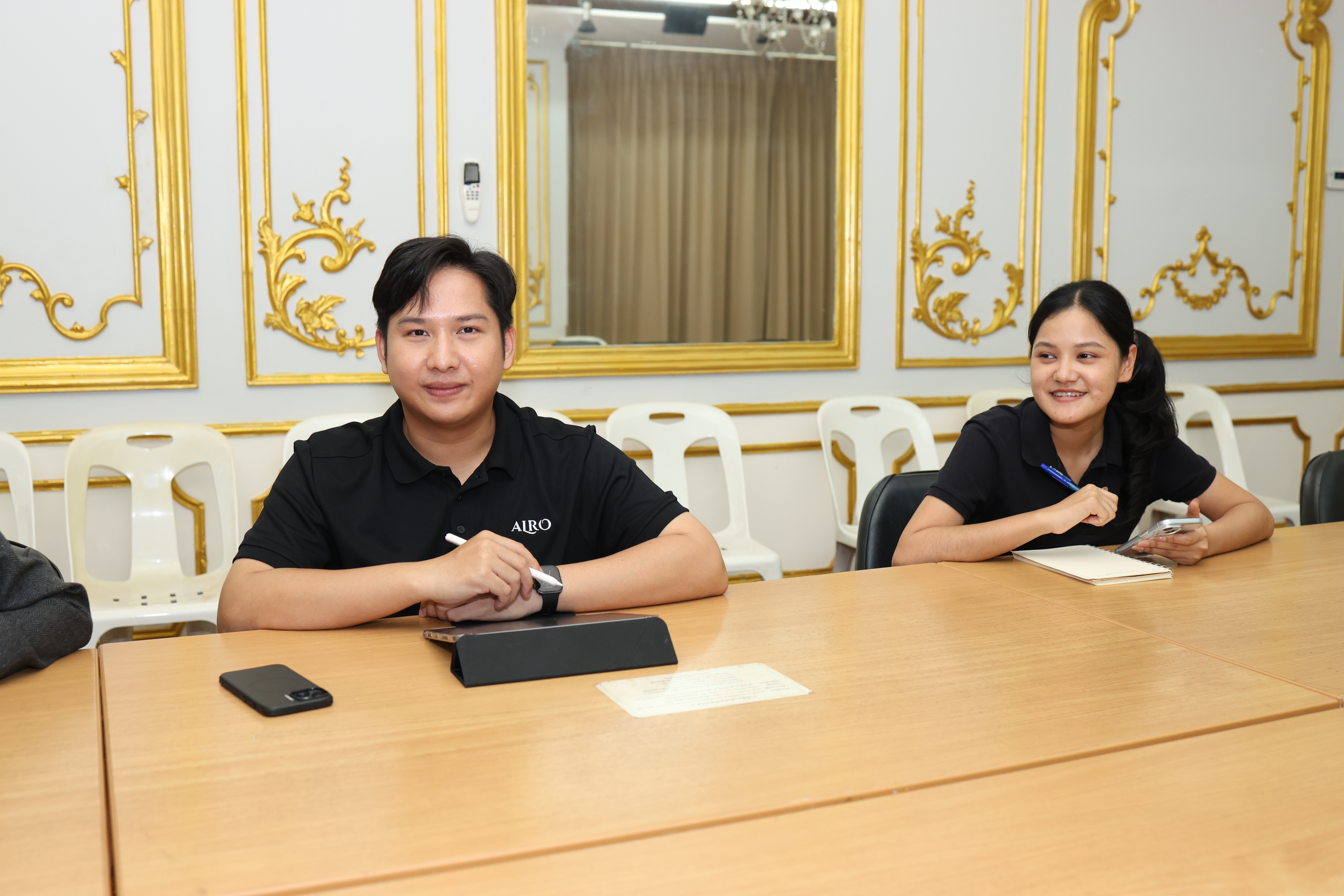 title - สพท. ประชุมเตรียมการกิจกรรมบนเวทีและสาธิตสินค้าโดดเด่น ระดมกำลังลุยงานสถาปนา 51 ปี ส.ป.ก.