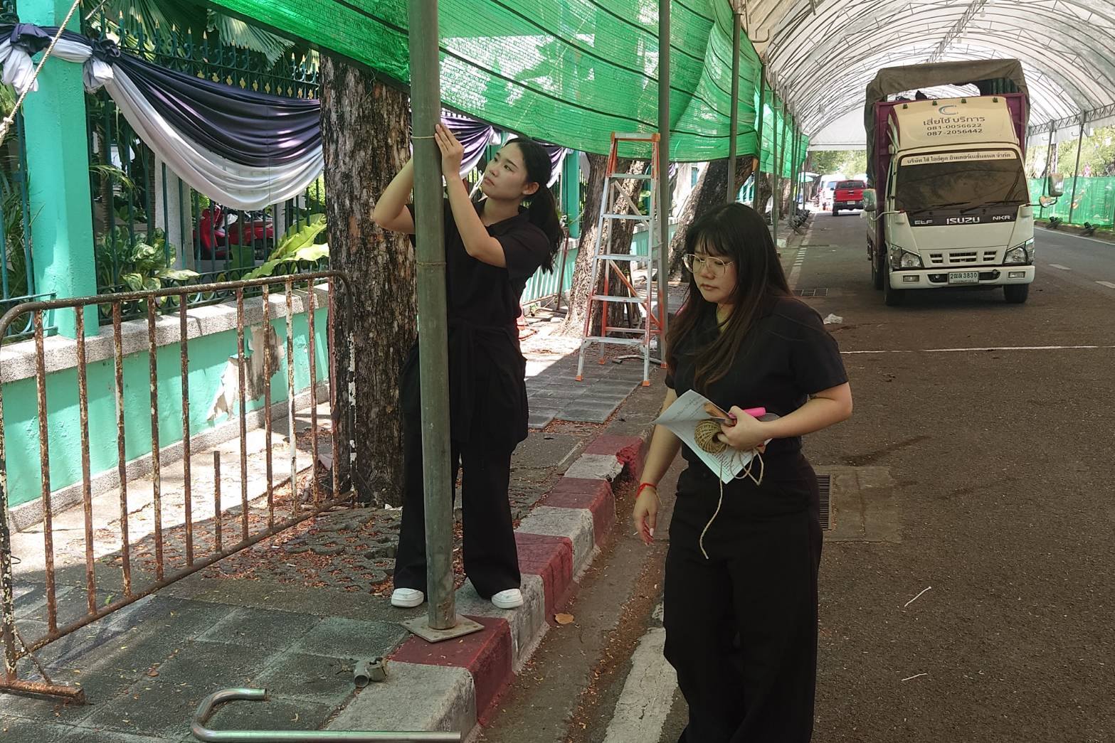 title - กพธ. เตรียมสถานที่งานวันสถาปนา ส.ป.ก. ครบรอบ 51 ปี