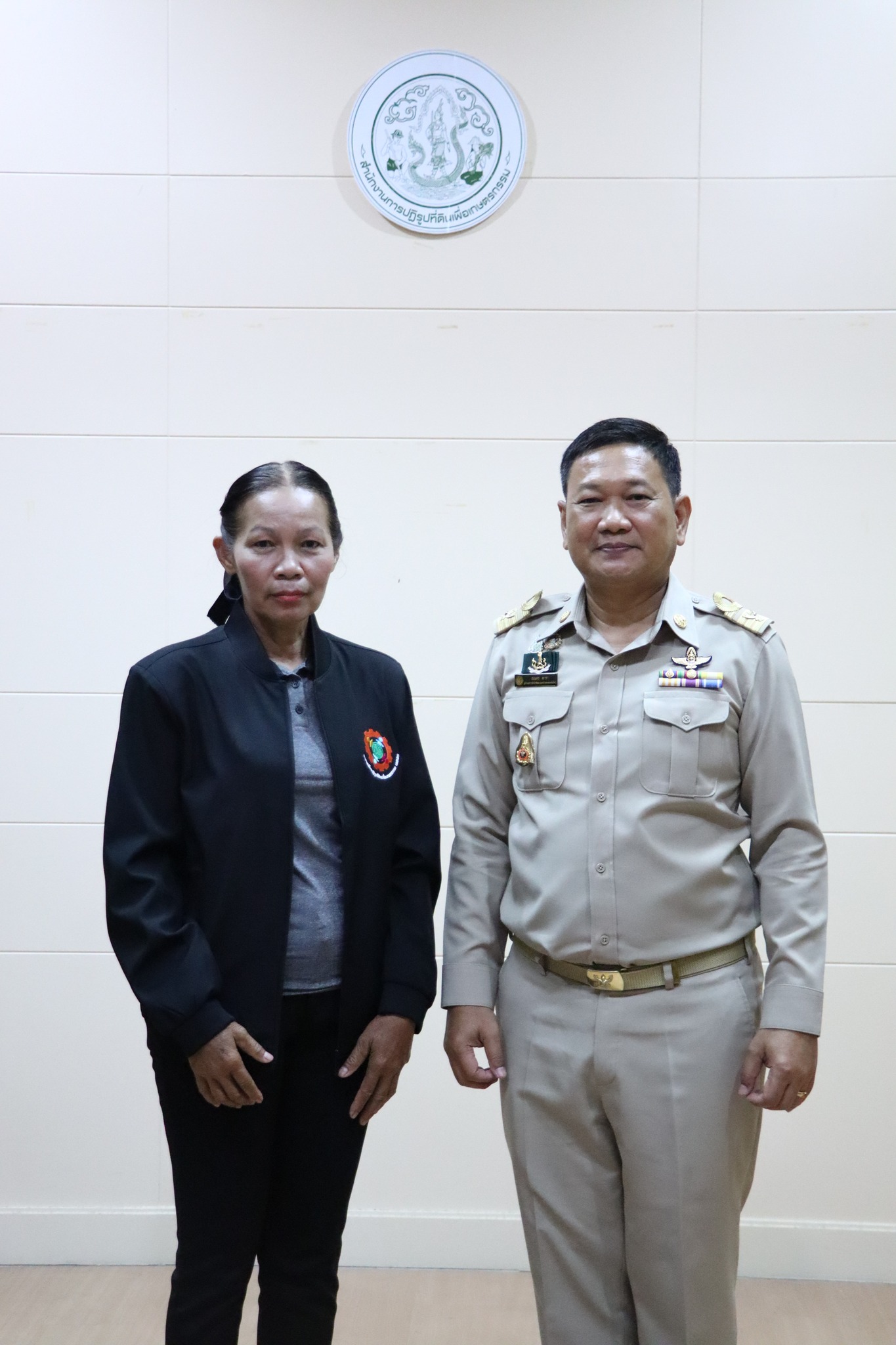 title - อสปก. ดีเด่น ประจำปี พ.ศ. 2568 รับมอบโล่และประกาศนียบัตรจาก ปลัด.กษ.