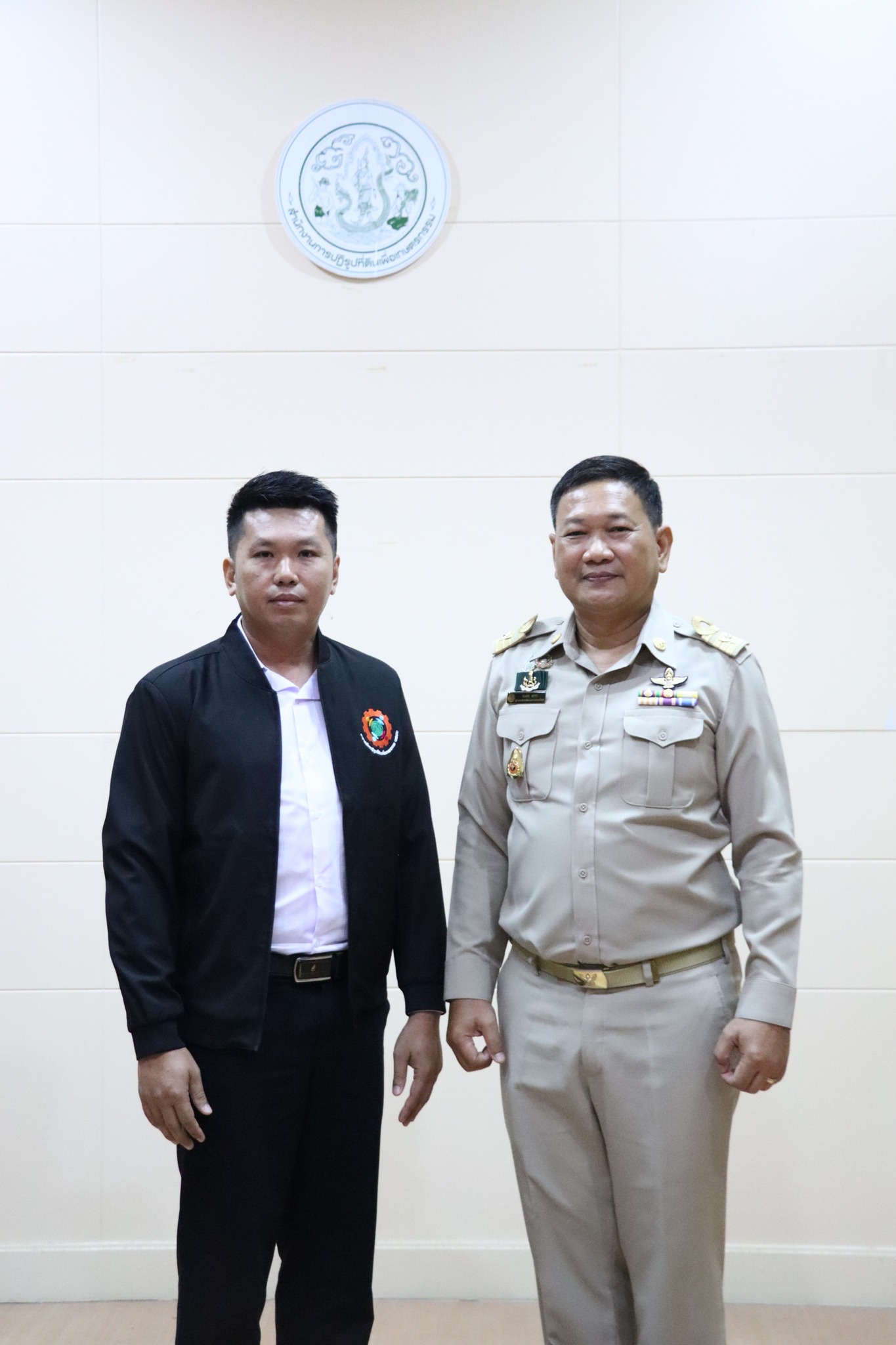 title - อสปก. ดีเด่น ประจำปี พ.ศ. 2568 รับมอบโล่และประกาศนียบัตรจาก ปลัด.กษ.