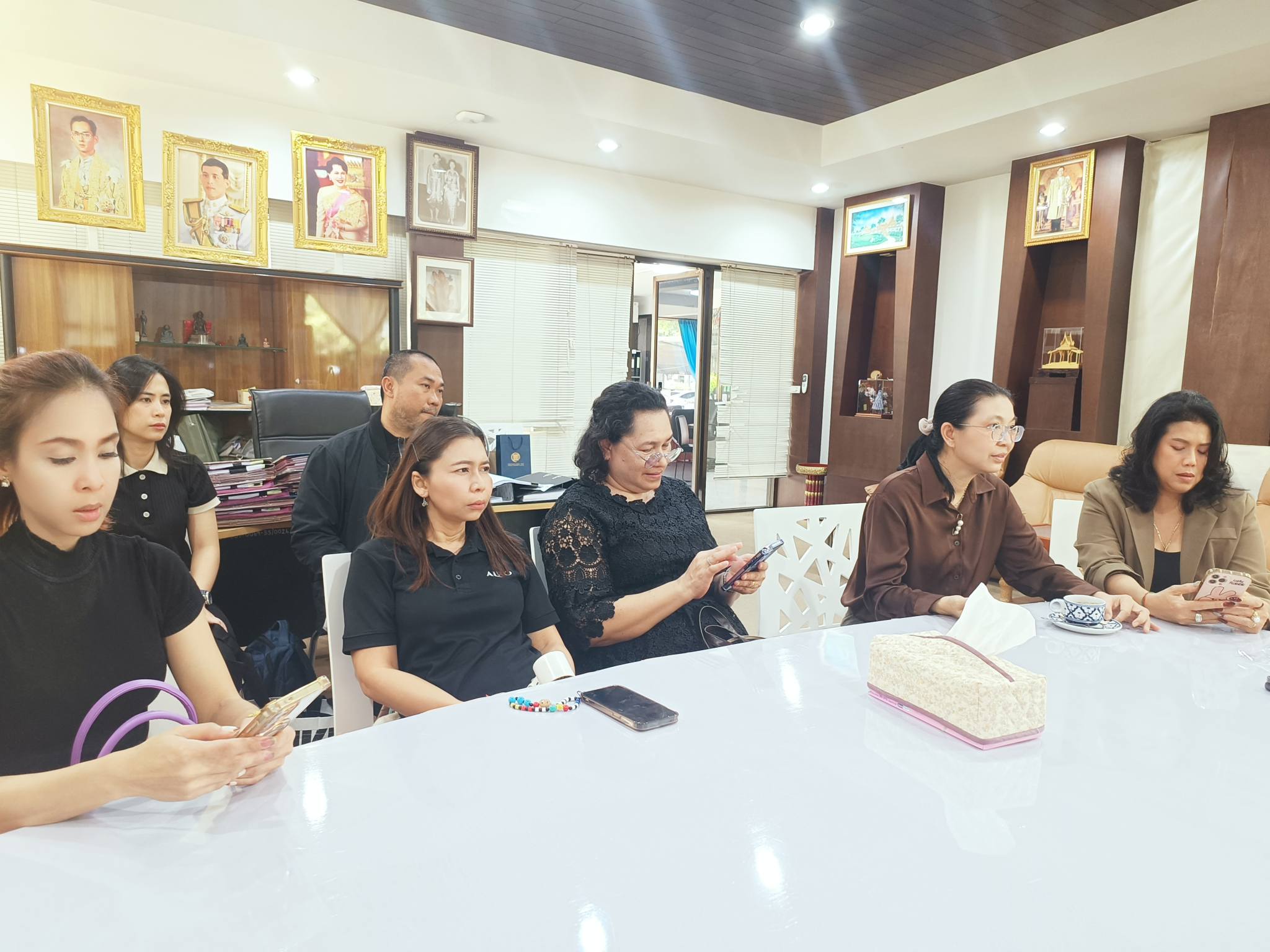 title - จากประดิพัทธ์ สู่ บางไทร : รองเลขาฯ นำทีม สพท. สำรวจพื้นที่อพยพที่ทำการชั่วคราว