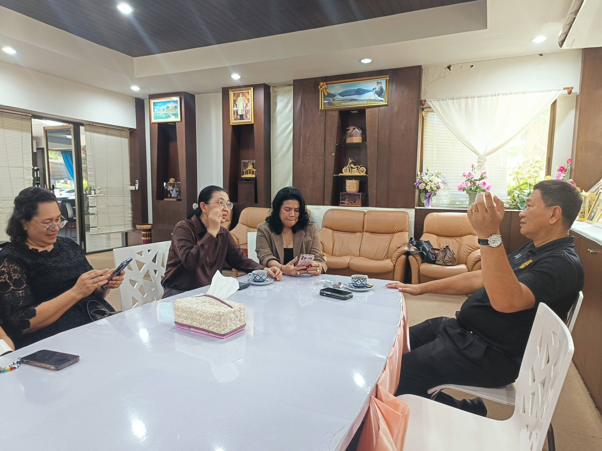 title - จากประดิพัทธ์ สู่ บางไทร : รองเลขาฯ นำทีม สพท. สำรวจพื้นที่อพยพที่ทำการชั่วคราว