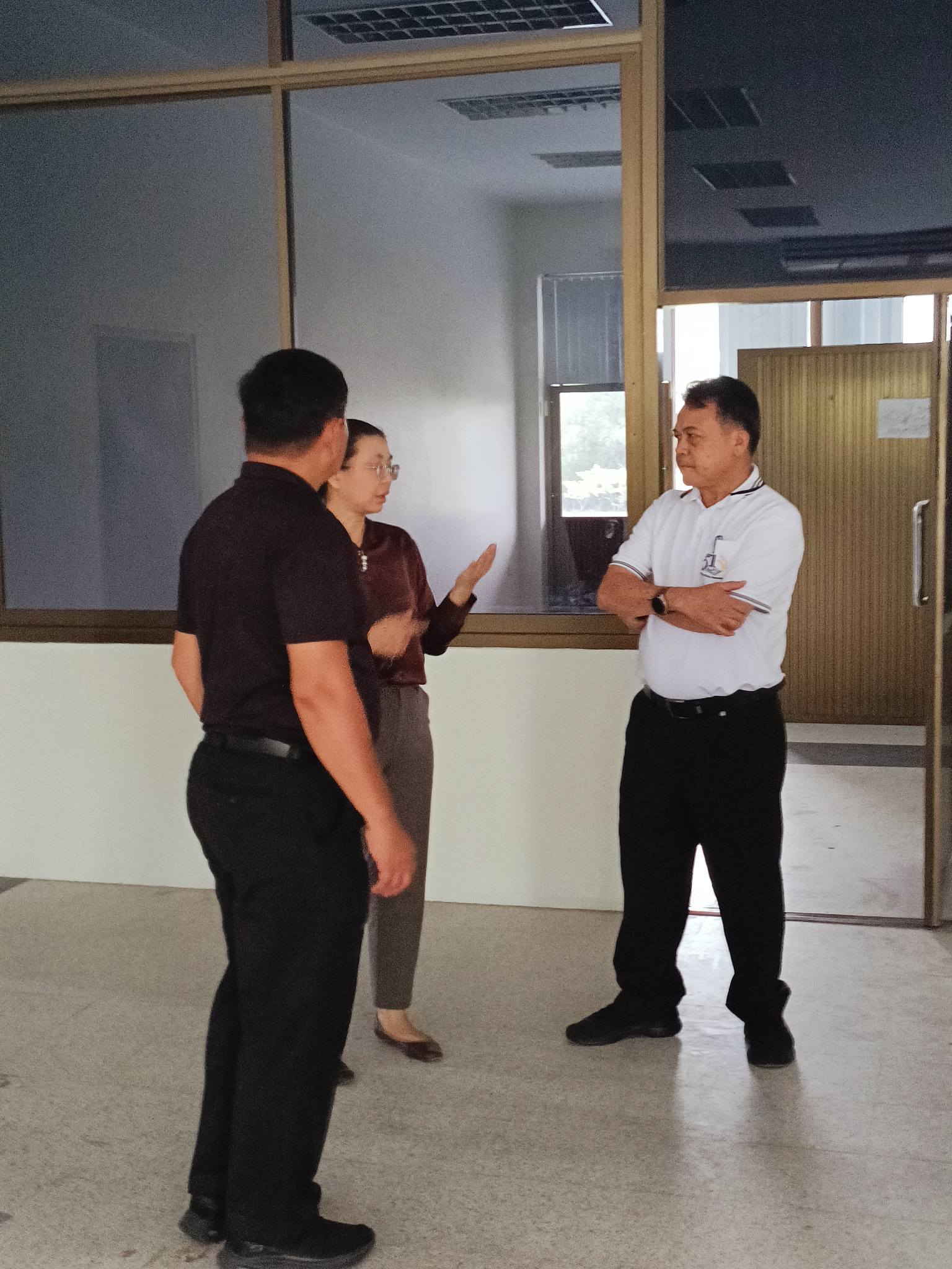 title - จากประดิพัทธ์ สู่ บางไทร : รองเลขาฯ นำทีม สพท. สำรวจพื้นที่อพยพที่ทำการชั่วคราว