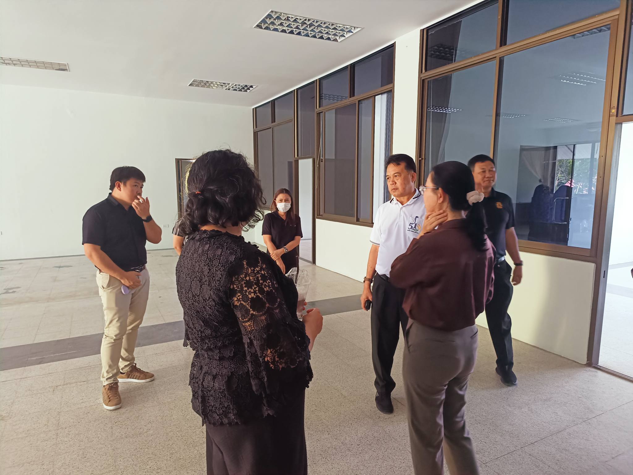 title - จากประดิพัทธ์ สู่ บางไทร : รองเลขาฯ นำทีม สพท. สำรวจพื้นที่อพยพที่ทำการชั่วคราว