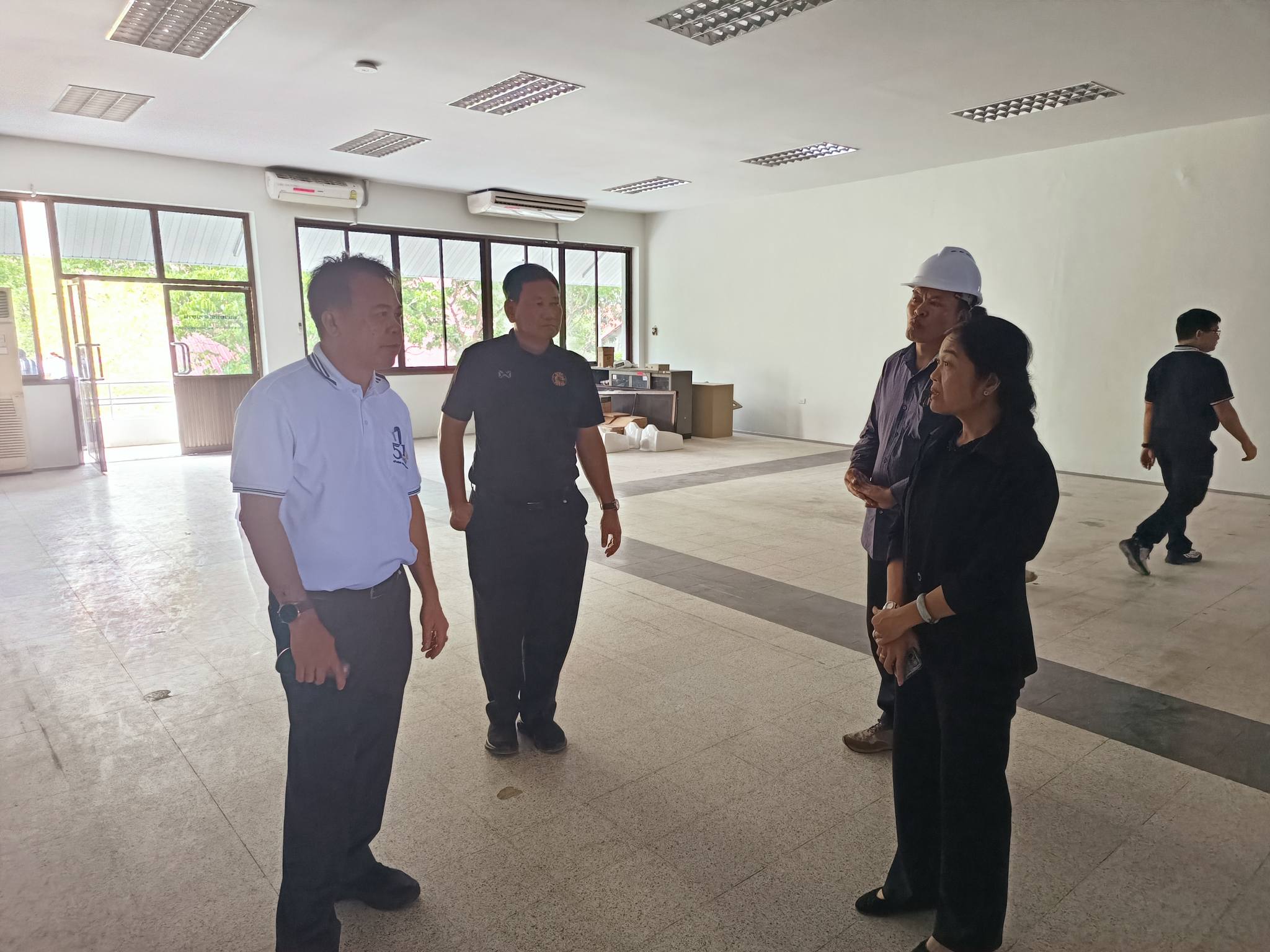 title - จากประดิพัทธ์ สู่ บางไทร : รองเลขาฯ นำทีม สพท. สำรวจพื้นที่อพยพที่ทำการชั่วคราว