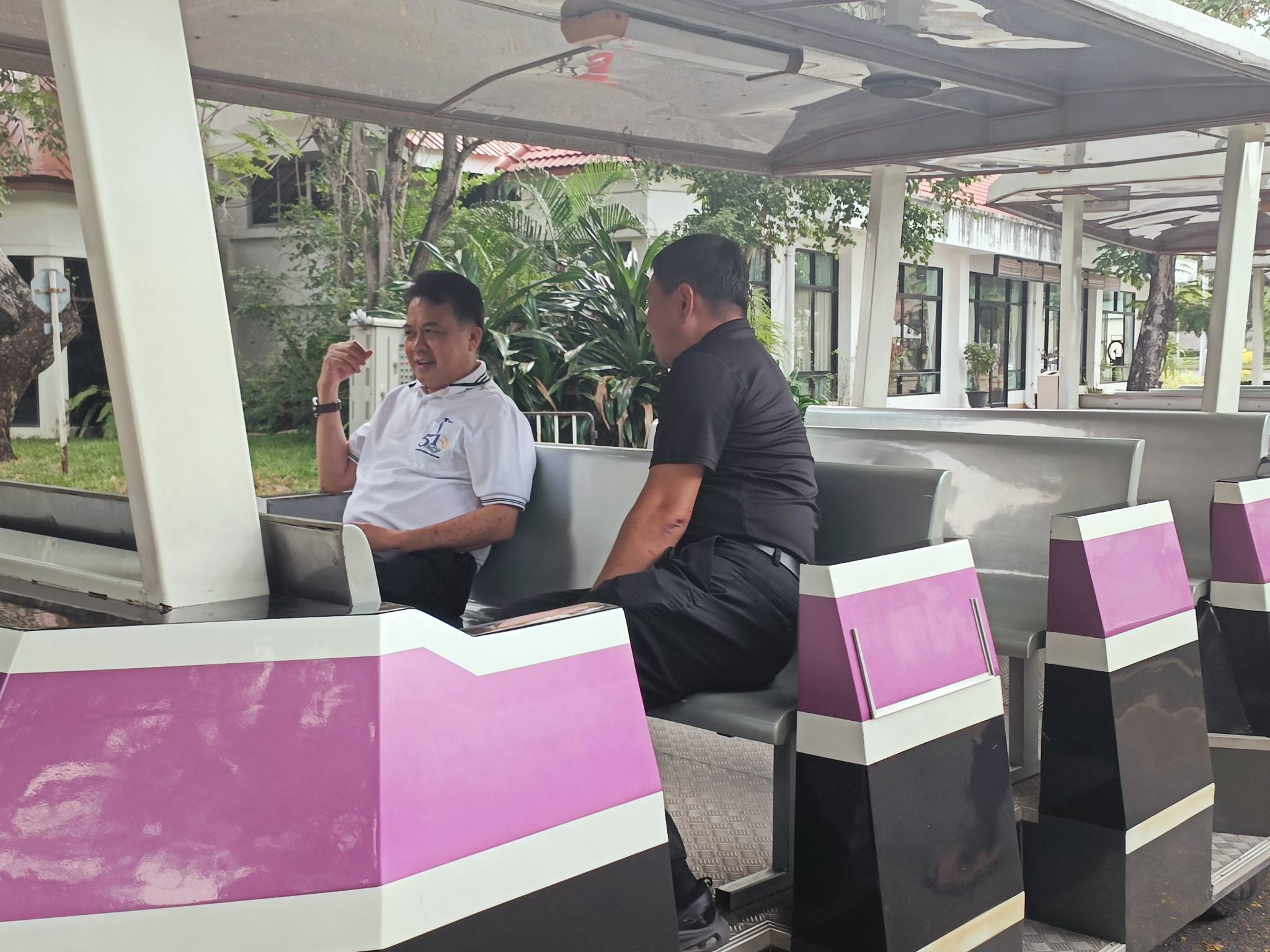 title - จากประดิพัทธ์ สู่ บางไทร : รองเลขาฯ นำทีม สพท. สำรวจพื้นที่อพยพที่ทำการชั่วคราว