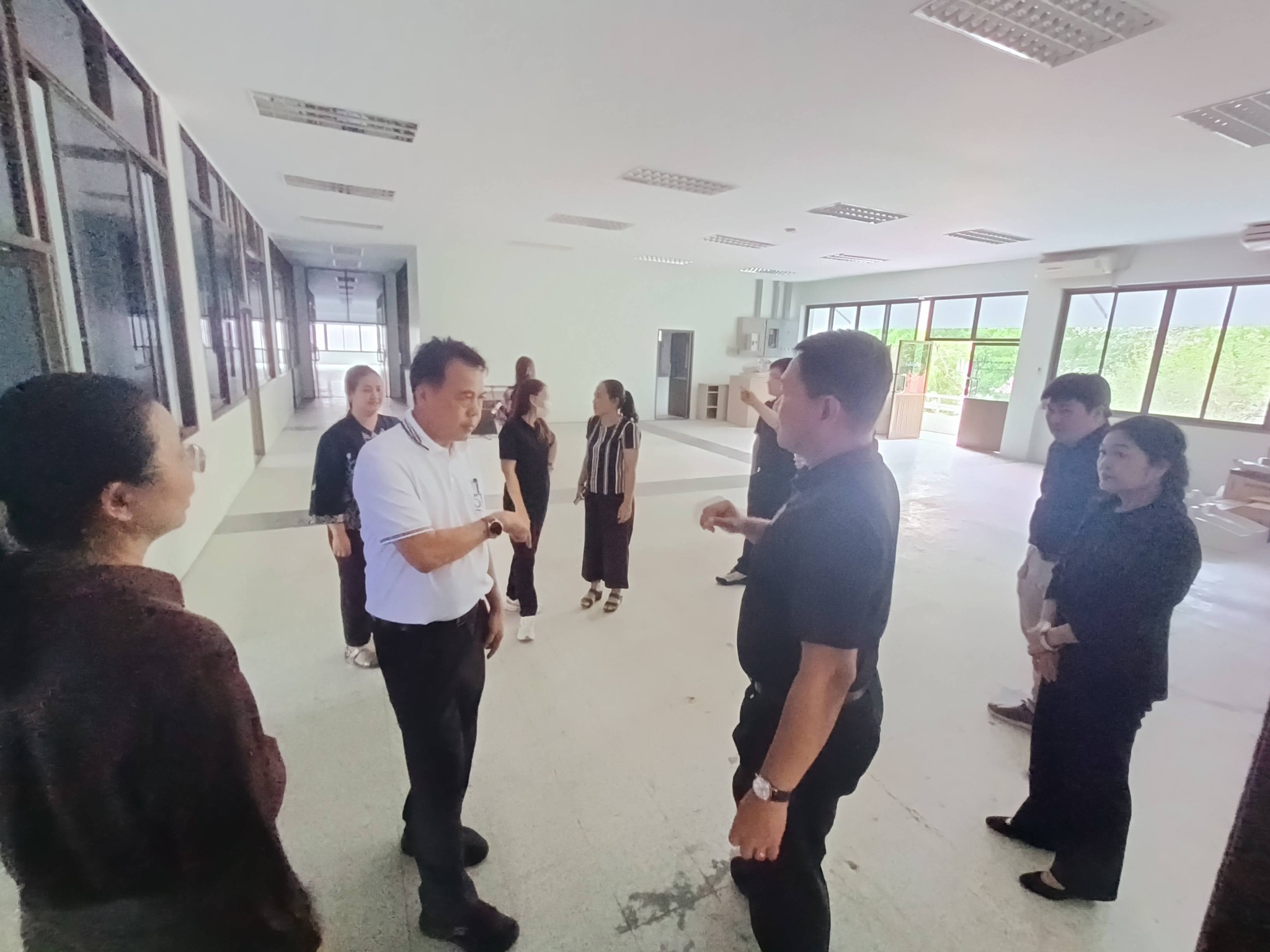 title - จากประดิพัทธ์ สู่ บางไทร : รองเลขาฯ นำทีม สพท. สำรวจพื้นที่อพยพที่ทำการชั่วคราว