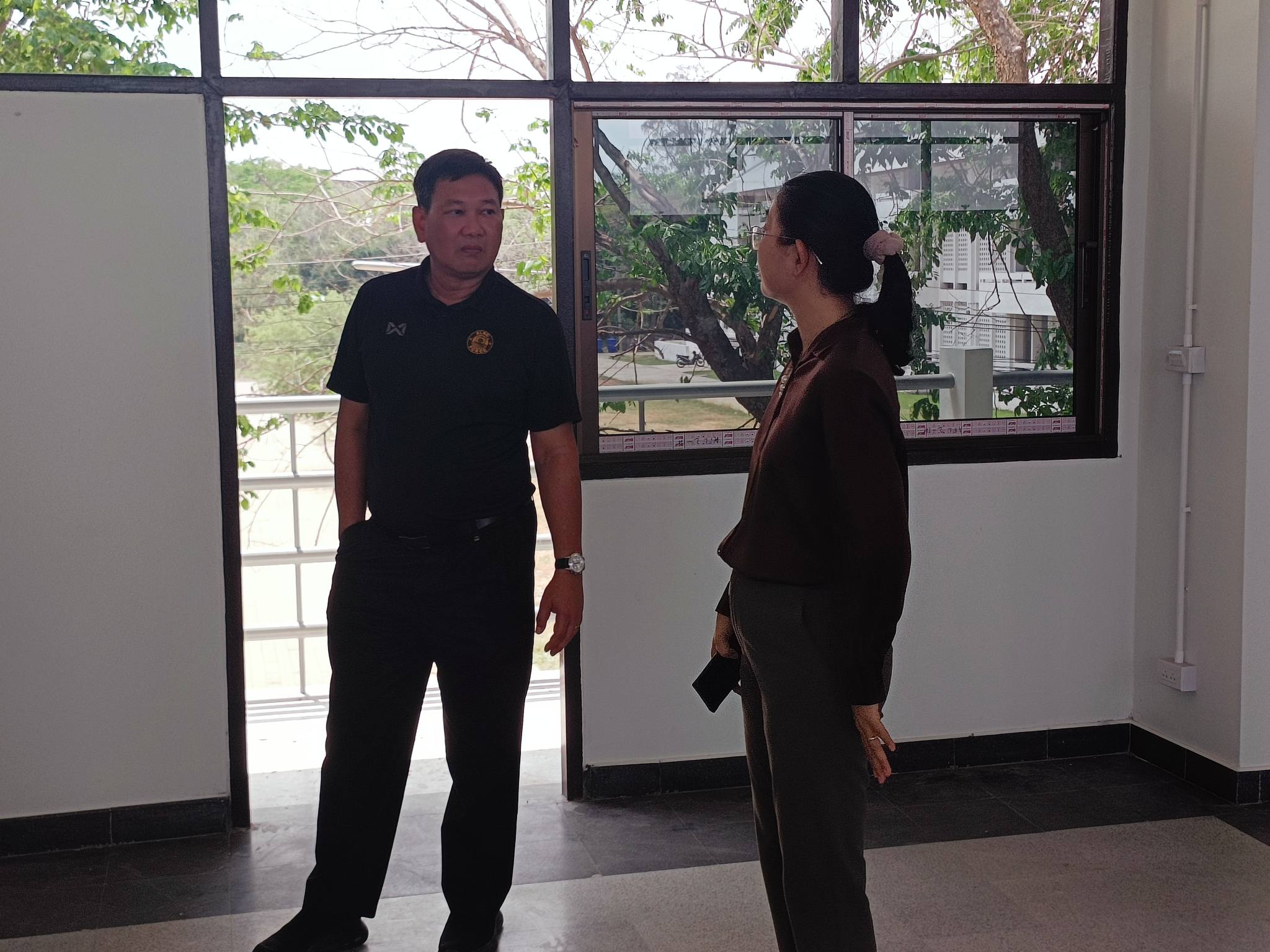 title - จากประดิพัทธ์ สู่ บางไทร : รองเลขาฯ นำทีม สพท. สำรวจพื้นที่อพยพที่ทำการชั่วคราว