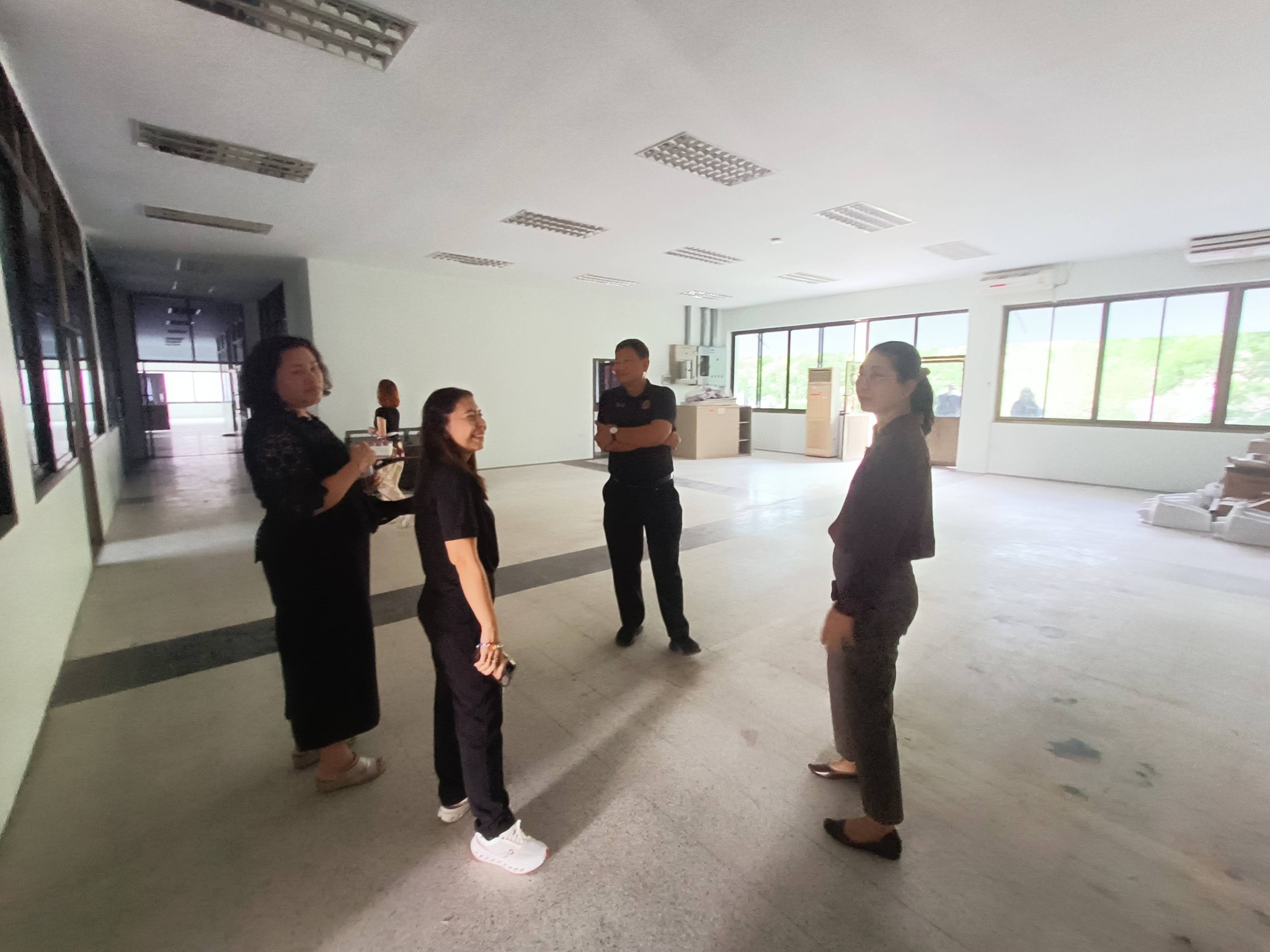 title - จากประดิพัทธ์ สู่ บางไทร : รองเลขาฯ นำทีม สพท. สำรวจพื้นที่อพยพที่ทำการชั่วคราว