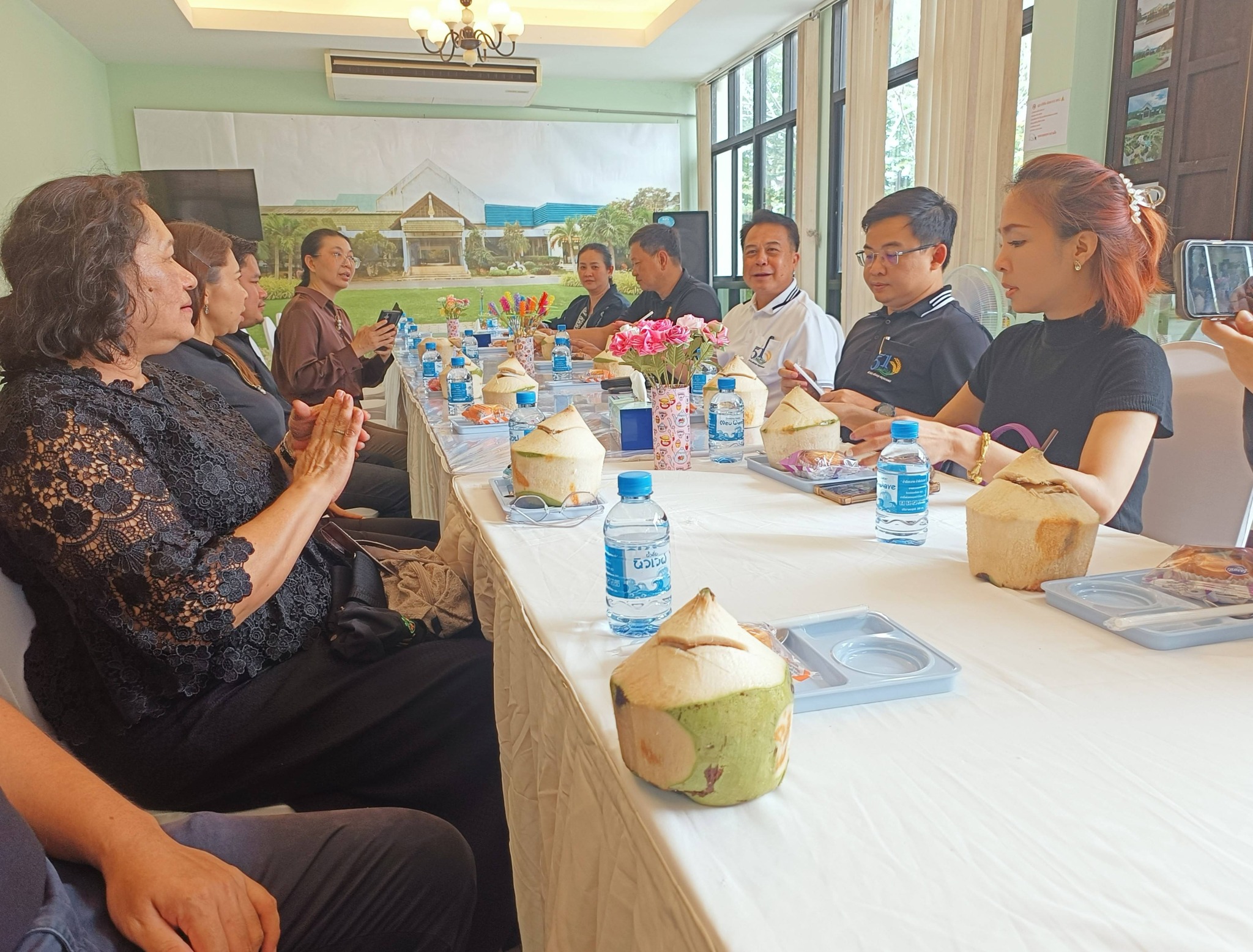 title - จากประดิพัทธ์ สู่ บางไทร : รองเลขาฯ นำทีม สพท. สำรวจพื้นที่อพยพที่ทำการชั่วคราว