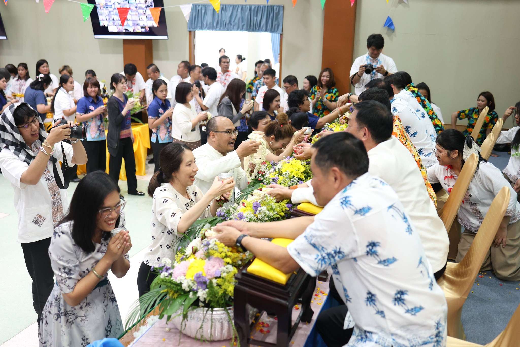 title - สพท. ร่วมประเพณีวันสงกรานต์ ประจำปี 2569 สรงน้ำพระ รดน้ำขอพรผู้ใหญ่ชื่นมื่น