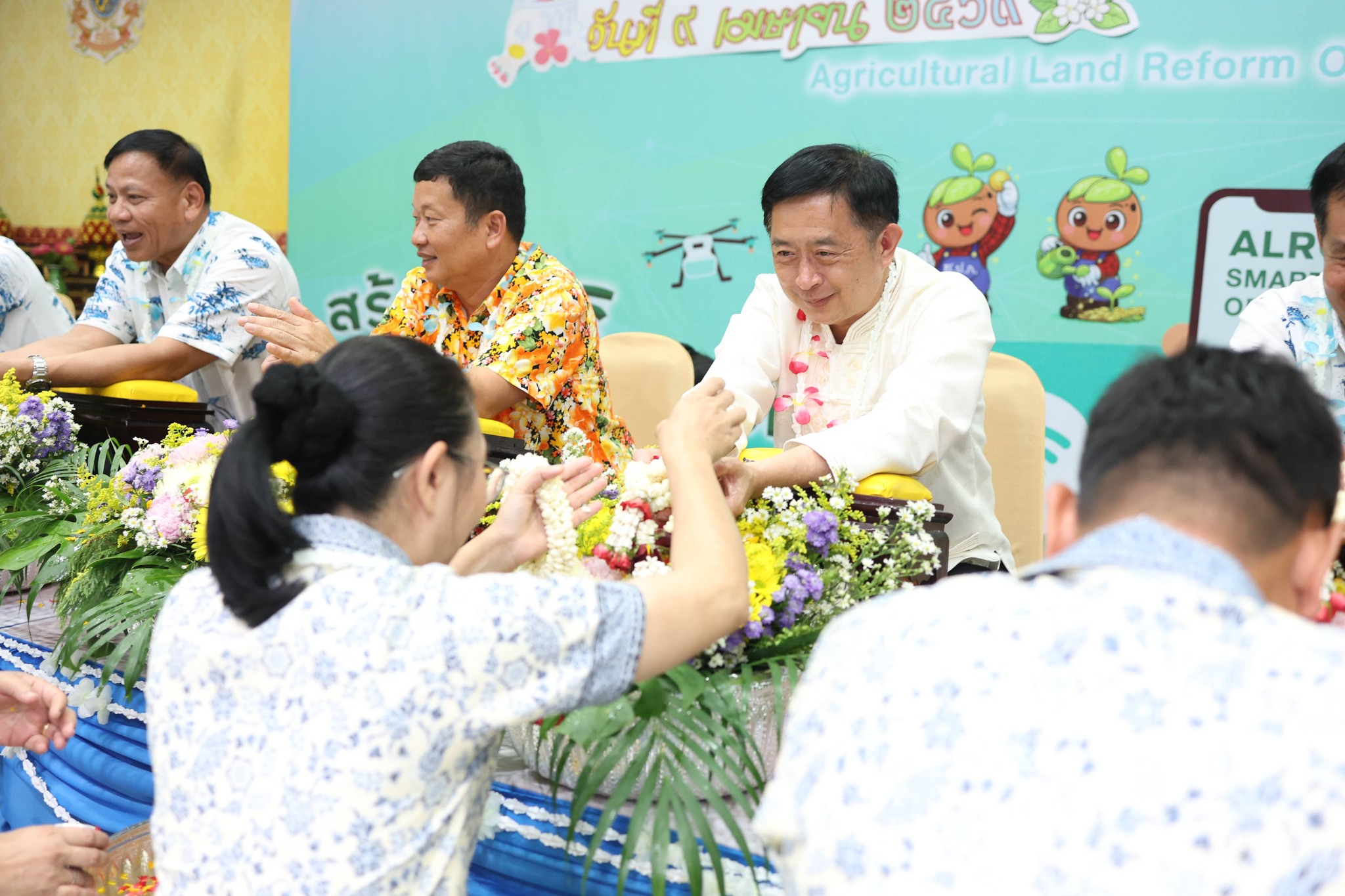 title - สพท. ร่วมประเพณีวันสงกรานต์ ประจำปี 2569 สรงน้ำพระ รดน้ำขอพรผู้ใหญ่ชื่นมื่น