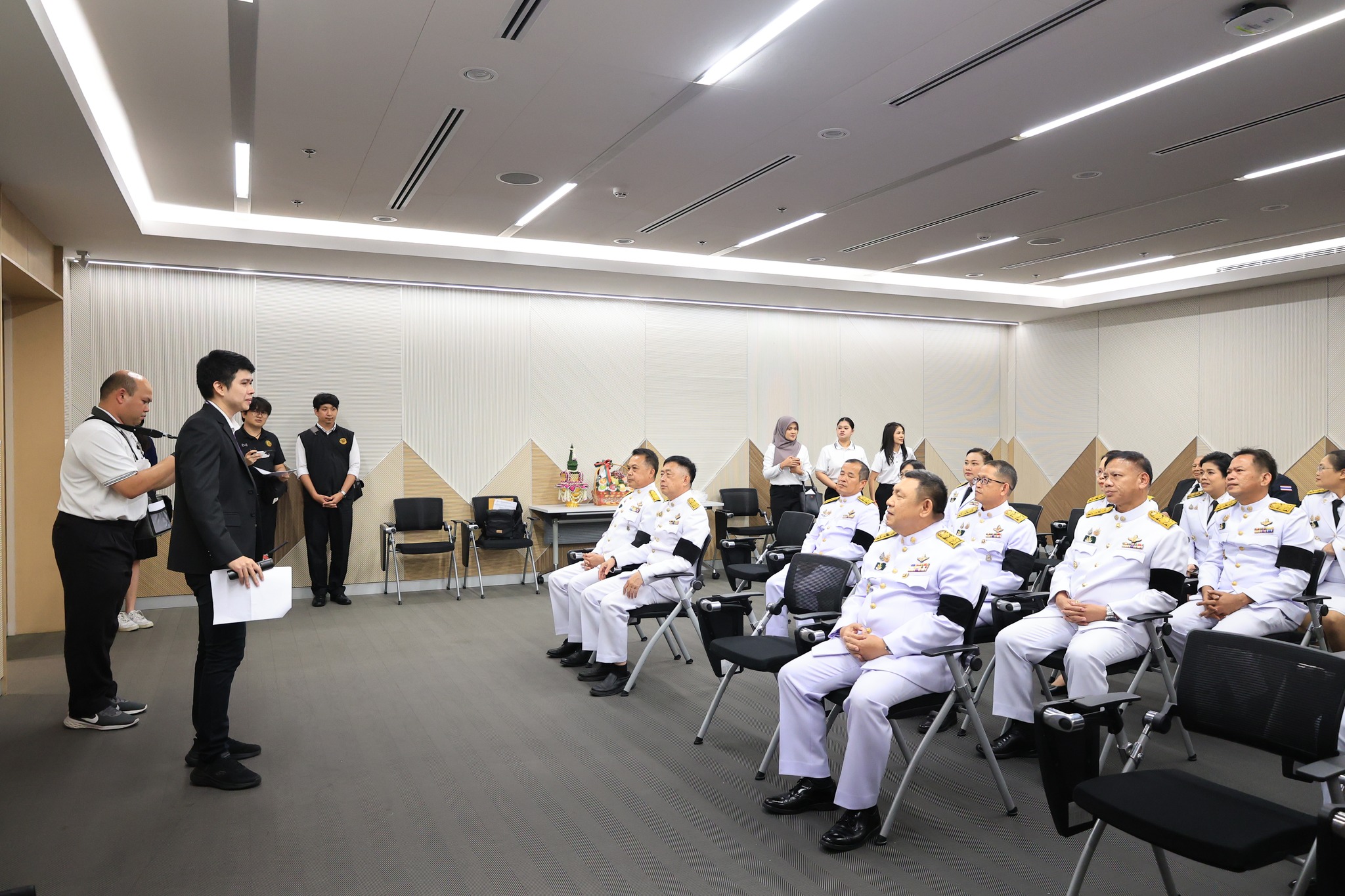 title - ผอ.สพท. ร่วมบันทึกเทปถวายพระพรชัยมงคล สมเด็จพระนางเจ้าสุทิดา พัชรสุธาพิมลลักษณ พระบรมราชินี เนื่องในโอกาสวันเฉลิมพระชนมพรรษา 48 พรรษา 