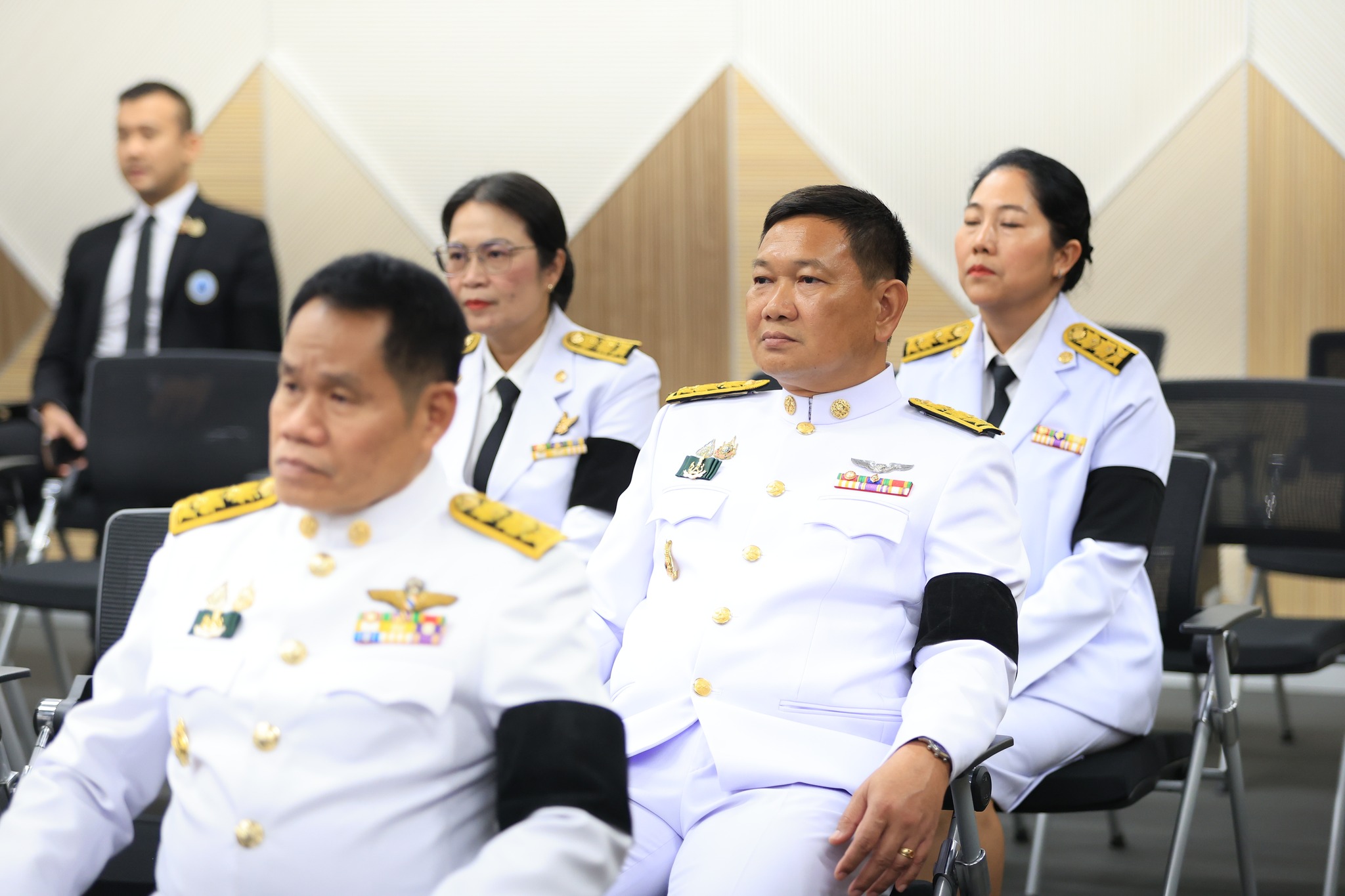 title - ผอ.สพท. ร่วมบันทึกเทปถวายพระพรชัยมงคล สมเด็จพระนางเจ้าสุทิดา พัชรสุธาพิมลลักษณ พระบรมราชินี เนื่องในโอกาสวันเฉลิมพระชนมพรรษา 48 พรรษา 