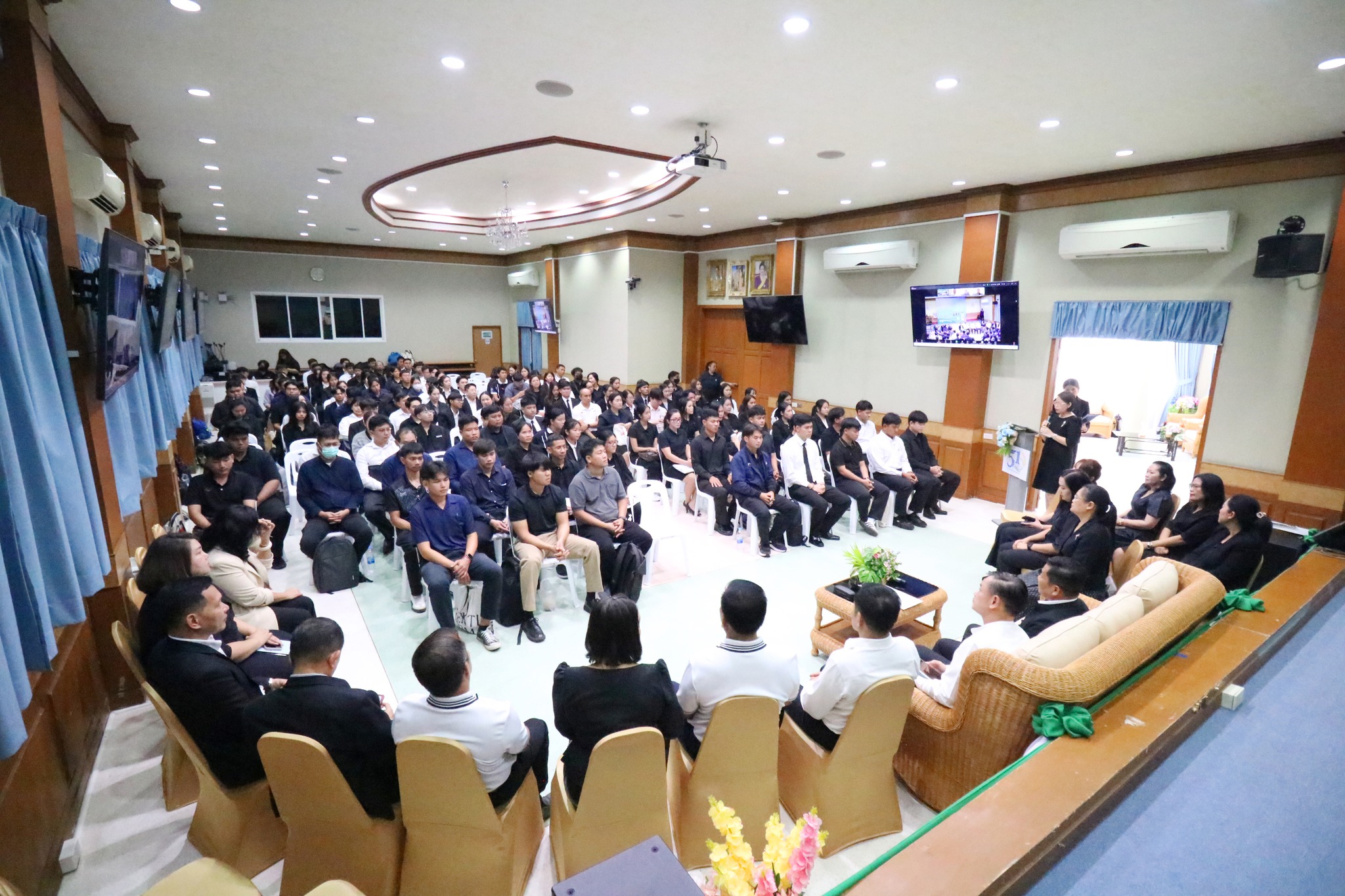 title - ผอ.สพท. ร่วมปฐมนิเทศและมอบแนวทาง ข้าราชการบรรจุใหม่ ส.ป.ก. 120 ราย