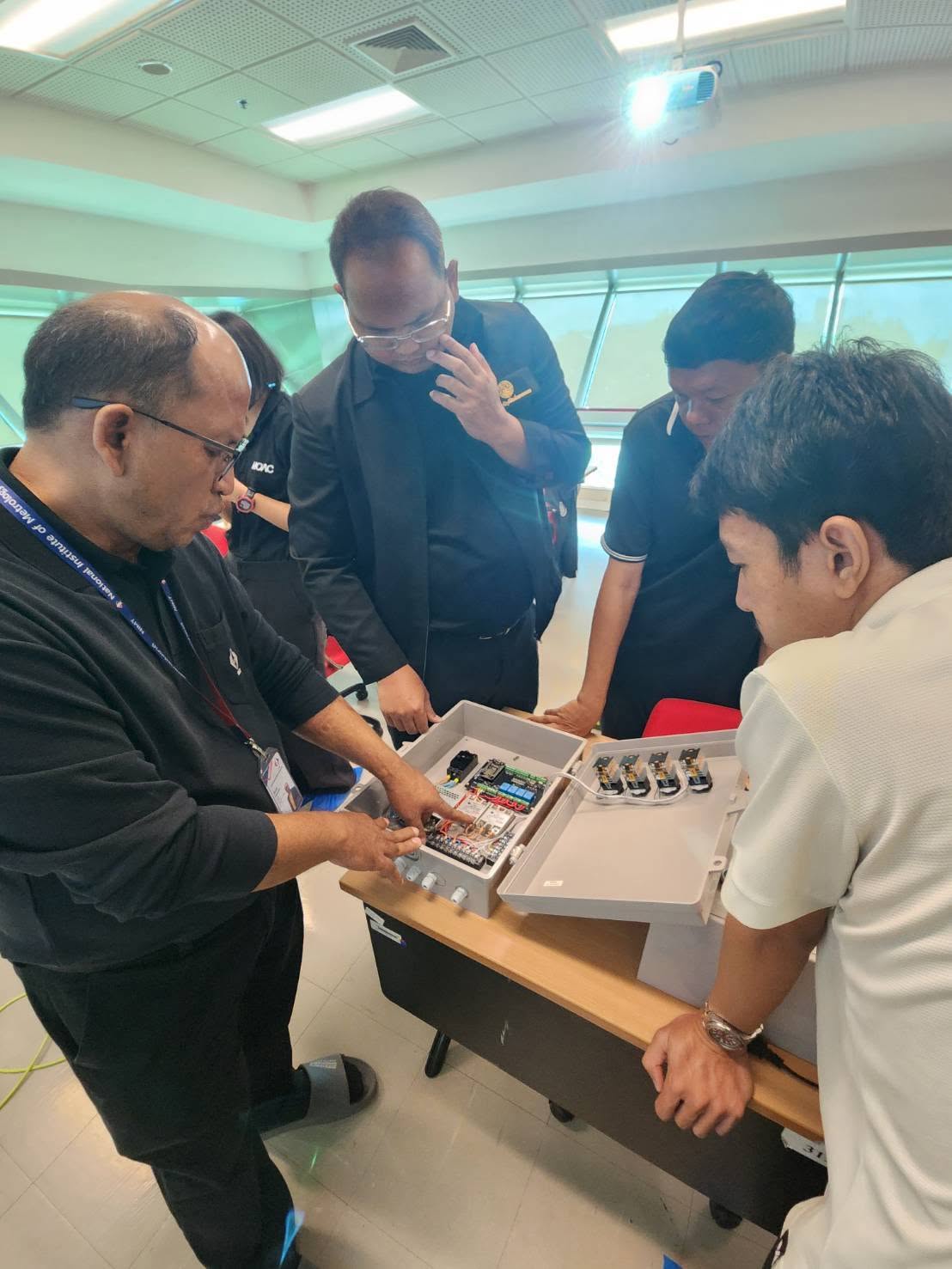 title - ส.ป.ก. ร่วมกับสถาบันมาตรวิทยา แลกเปลี่ยนเรียนรู้และฝึกปฏิบัติเทคโนโลยีนวัตกรรมเกษตร (IoT) เตรียมความพร้อมพัฒนาเกษตรกรในเขตปฏิรูปที่ดิน