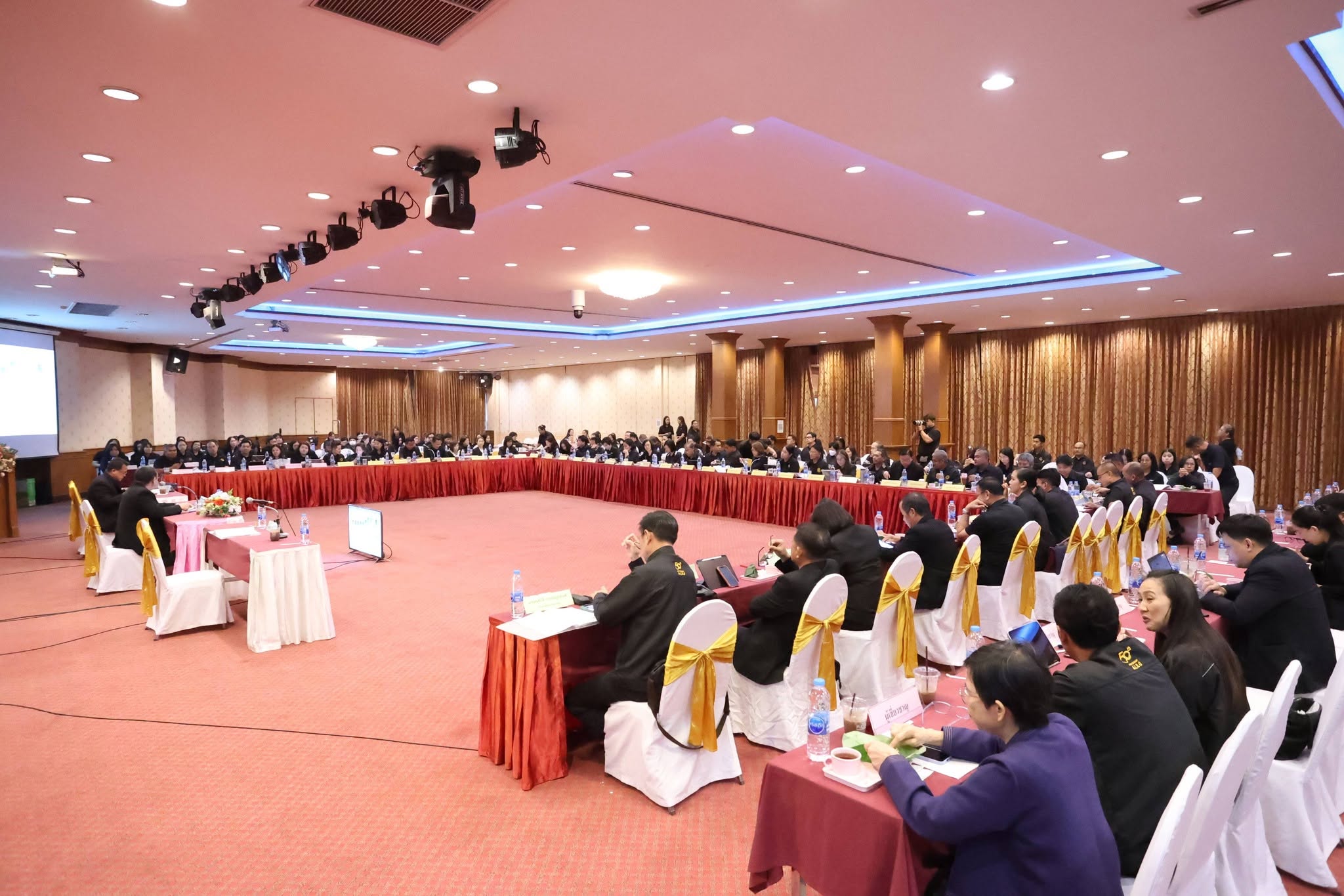 title - สพท. ร่วมประชุมคณะทำงานติดตามเร่งรัดการใช้จ่ายงบปี ‘69 ภาคกลางและใต้