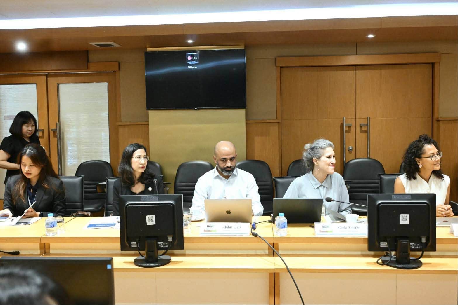 title - ส.ป.ก. ร่วมประชุมรับฟัง FAO เสนอผลศึกษาความเสี่ยงภูมิอากาศชนบทไทย พร้อมหลากหน่วยงานร่วมระดมความเห็นพัฒนานโยบาย
