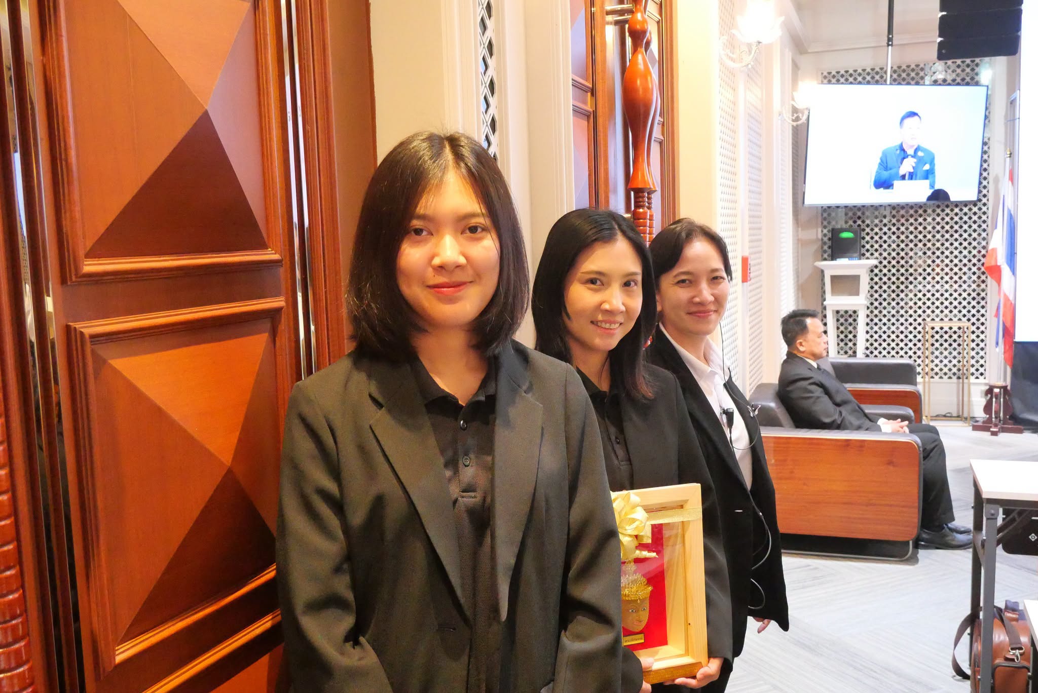 title - สพท. ร่วมงาน MOU ระหว่าง ส.ป.ก. และ มูลนิธิสถาบันการสร้างชาติ 