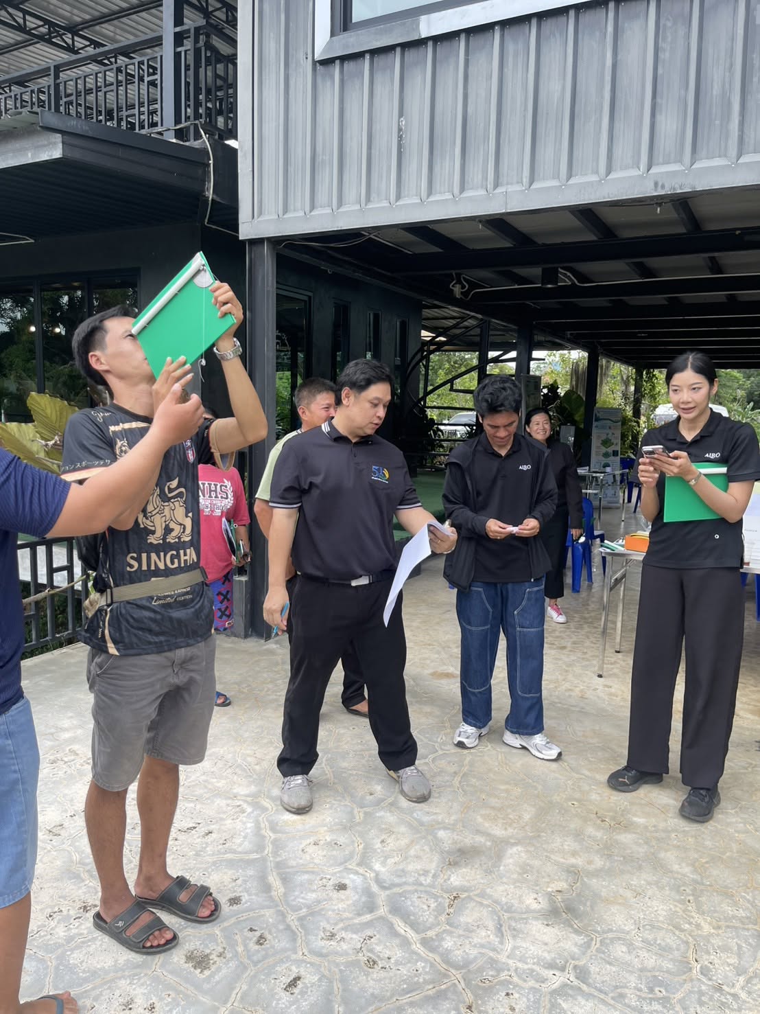 title - ส.ป.ก. ลงพื้นที่อำเภอบ่อทอง จังหวัดชลบุรี เพื่อเสริมทักษะเกษตรกรจัดเก็บข้อมูลต้นไม้