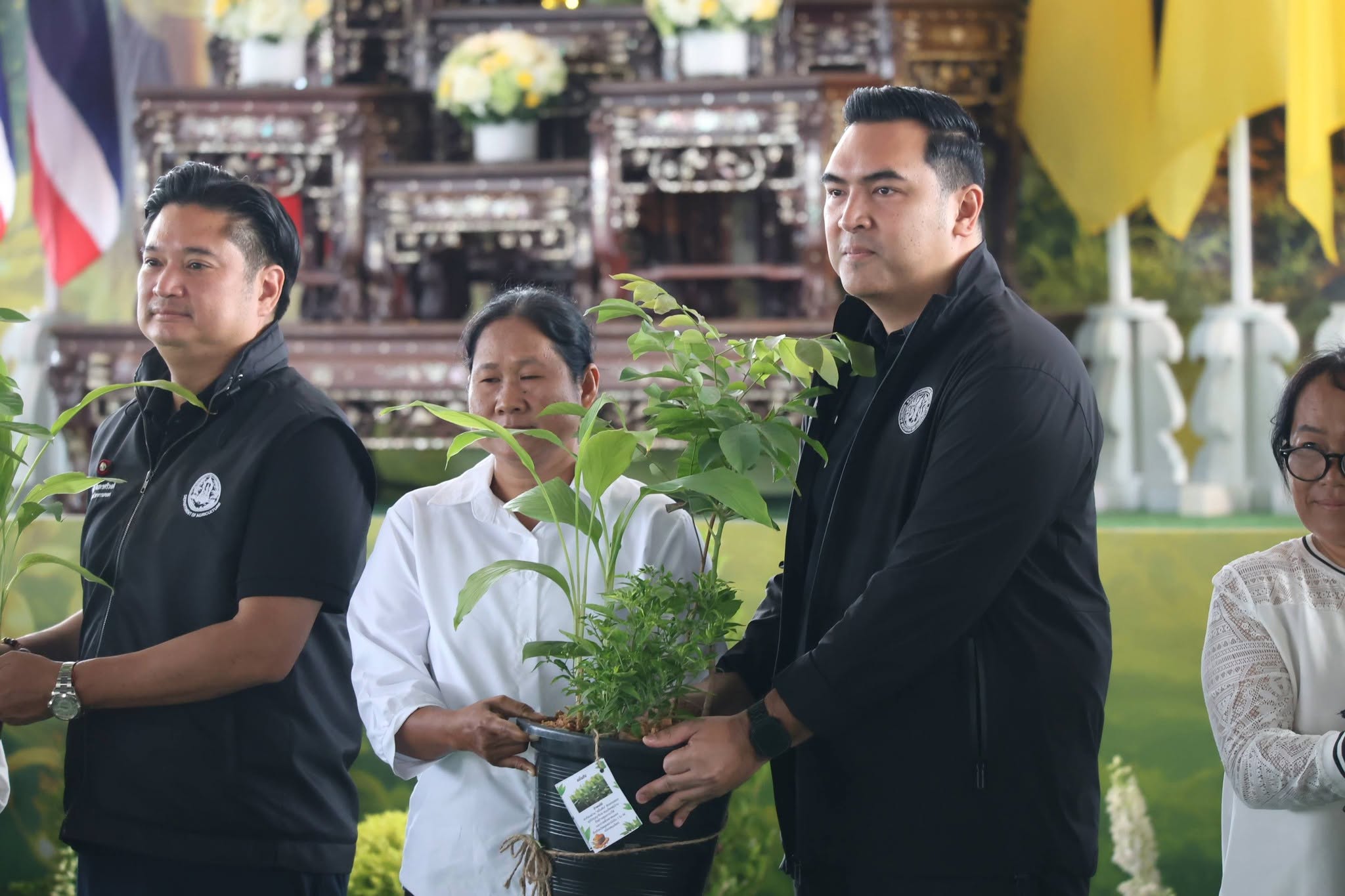 title - ส.ป.ก. รวมพลัง “ปลูกเพื่อเปลี่ยน เปลี่ยนเพื่อยั่งยืน เทิดไท้องค์ทศมราชา” เพื่อเพิ่มพื้นที่สีเขียวในเขตปฏิรูปที่ดิน