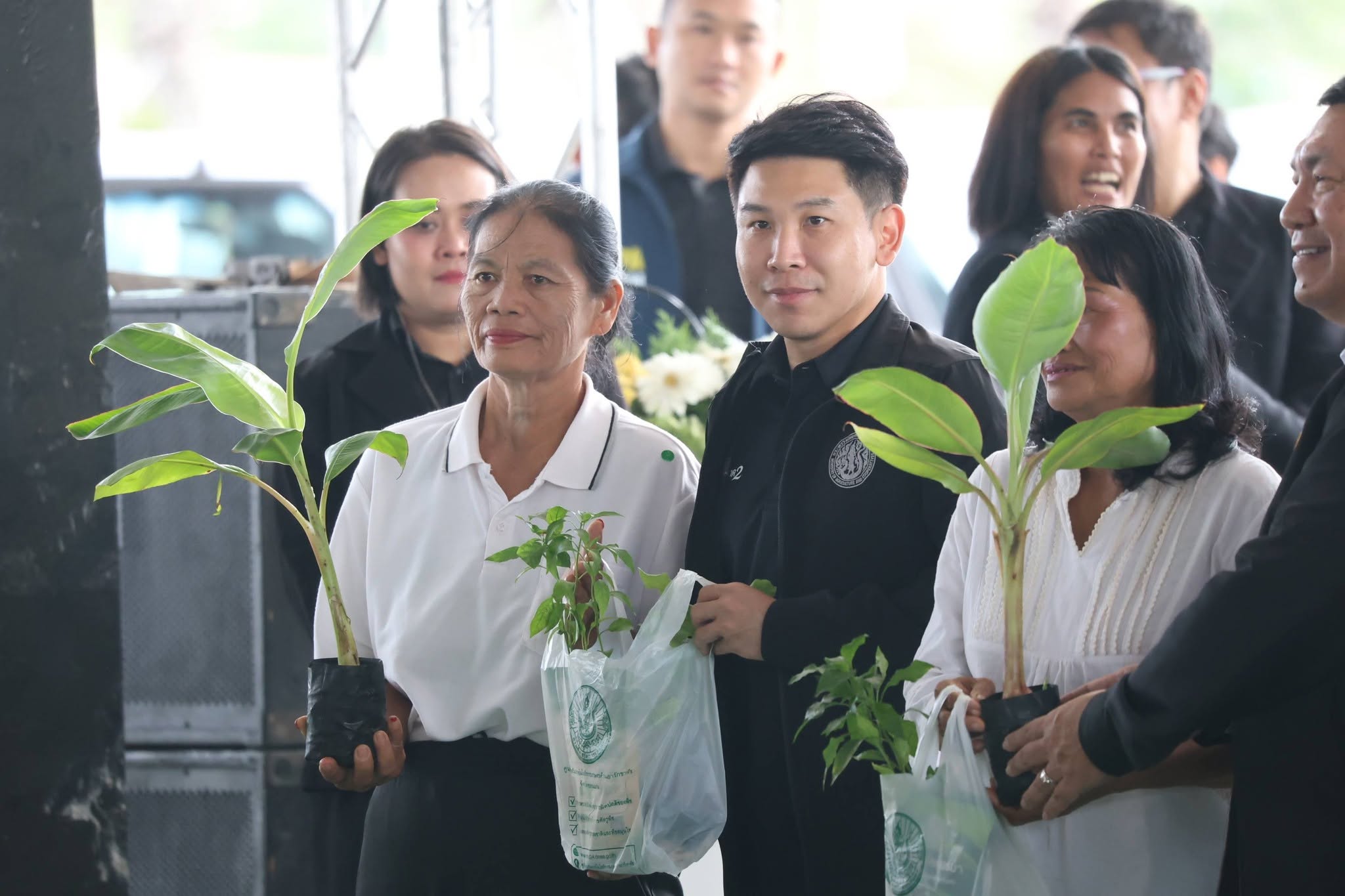 title - ส.ป.ก. รวมพลัง “ปลูกเพื่อเปลี่ยน เปลี่ยนเพื่อยั่งยืน เทิดไท้องค์ทศมราชา” เพื่อเพิ่มพื้นที่สีเขียวในเขตปฏิรูปที่ดิน