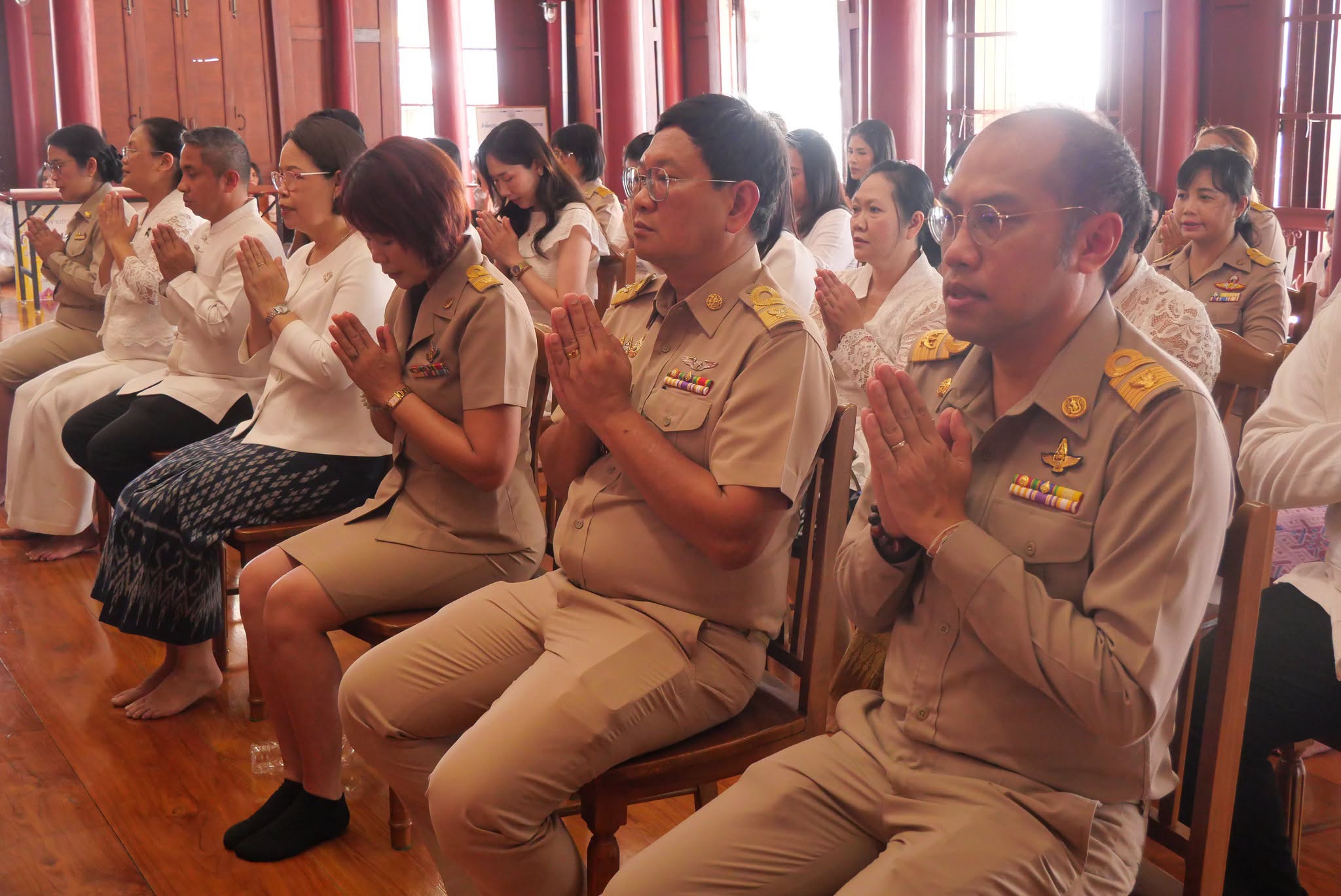 title - สพท. ร่วมถวายเทียนพรรษา วัดปรินายกวรวิหาร ประจำปี 2569
