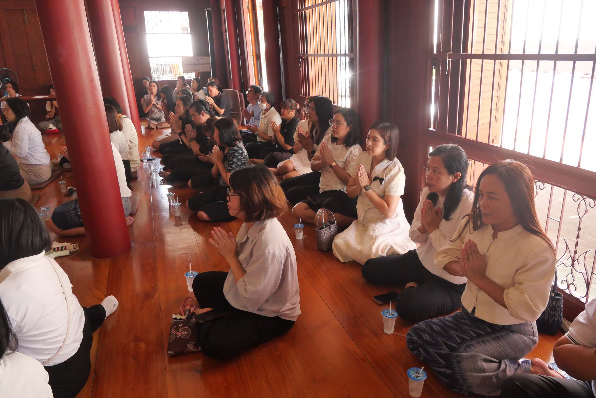title - สพท. ร่วมถวายเทียนพรรษา วัดปรินายกวรวิหาร ประจำปี 2569