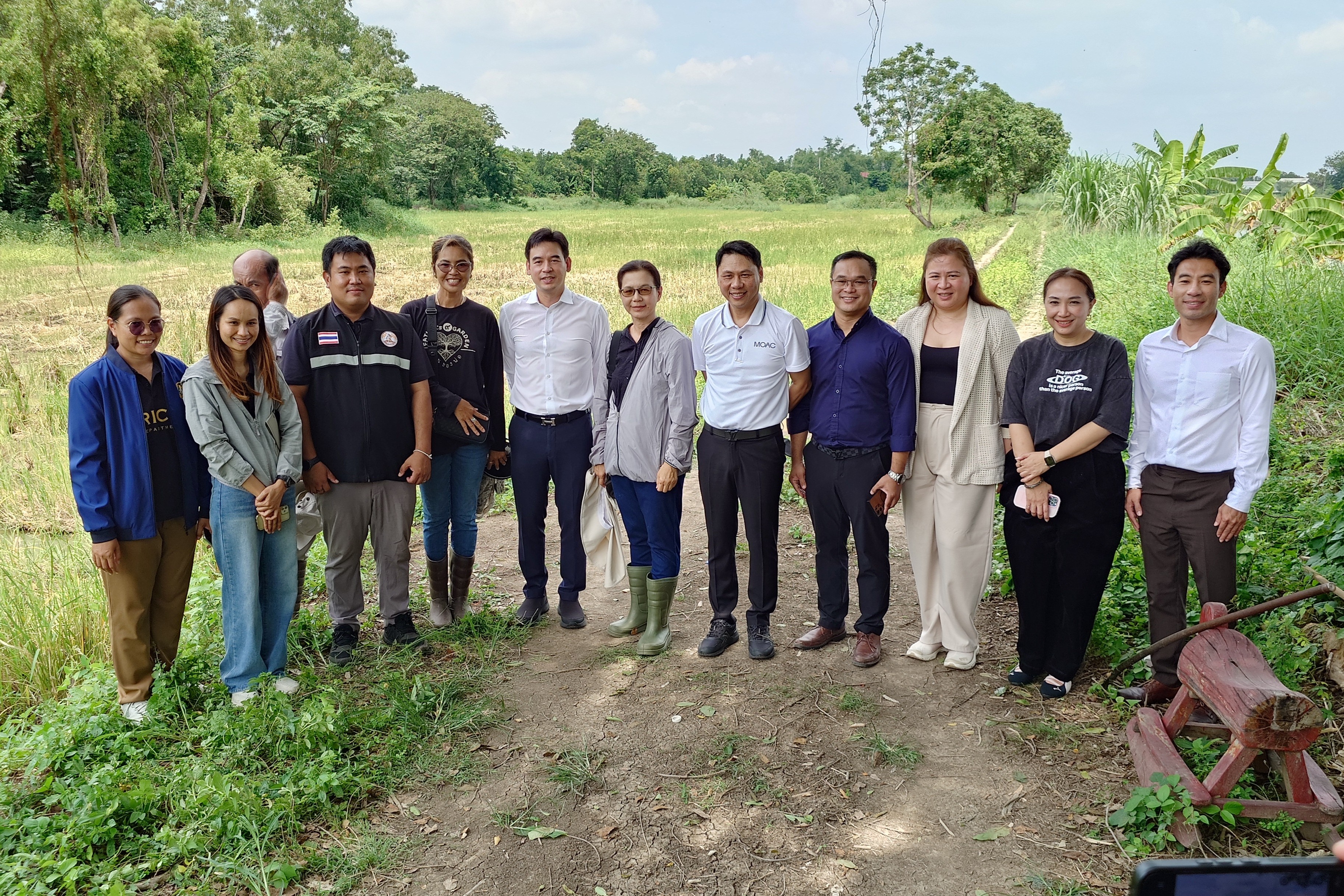 title - สพท. ร่วมคณะทำงานกระทรวงเกษตรฯ ลุยตรวจแปลงทดสอบนวัตกรรมเกษตรเขตเมือง นำร่องกรุงเทพมหานคร