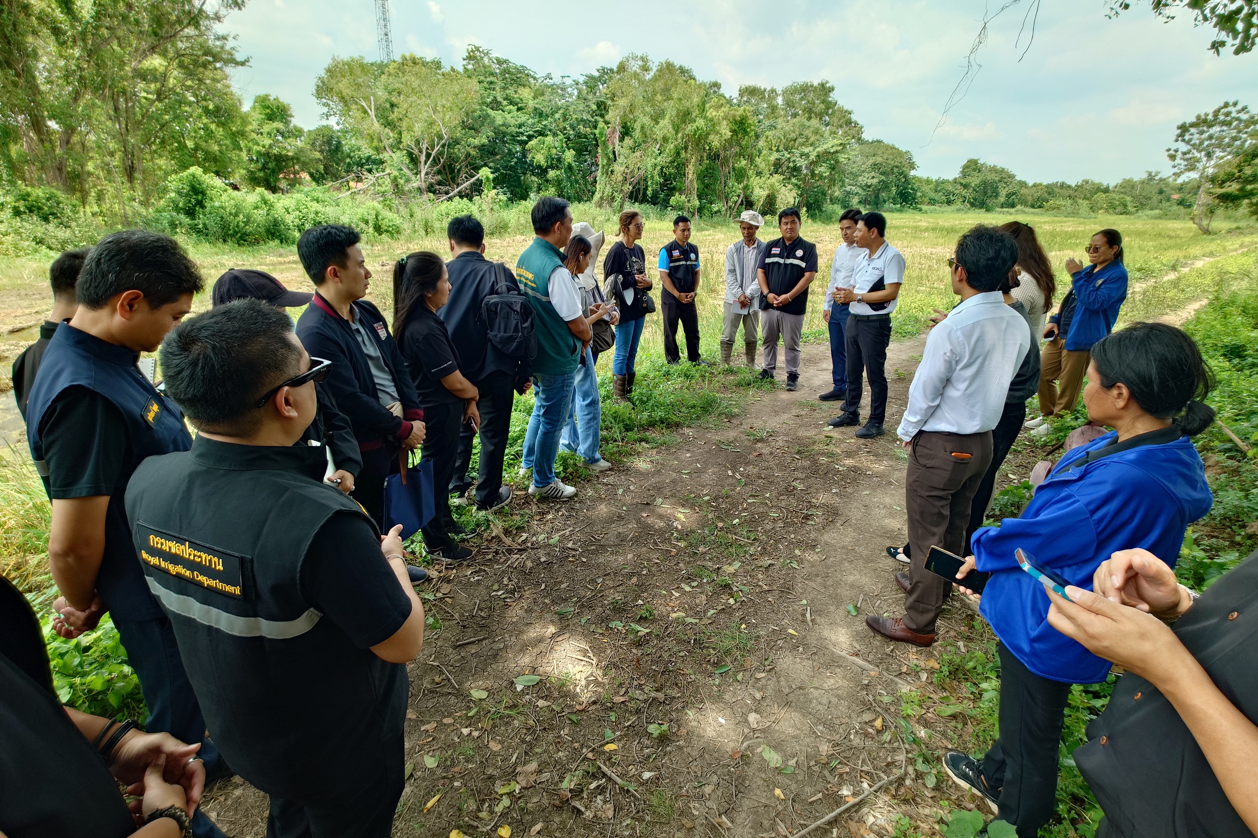 title - สพท. ร่วมคณะทำงานกระทรวงเกษตรฯ ลุยตรวจแปลงทดสอบนวัตกรรมเกษตรเขตเมือง นำร่องกรุงเทพมหานคร