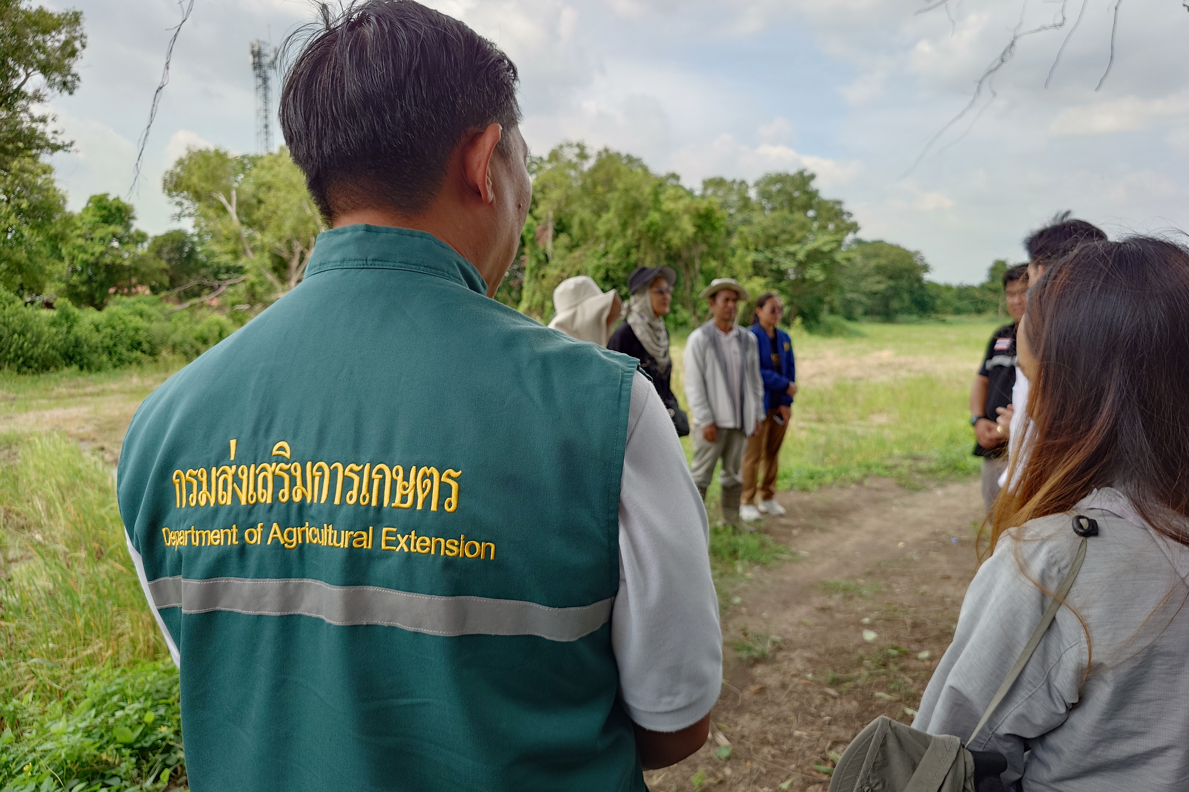 title - สพท. ร่วมคณะทำงานกระทรวงเกษตรฯ ลุยตรวจแปลงทดสอบนวัตกรรมเกษตรเขตเมือง นำร่องกรุงเทพมหานคร