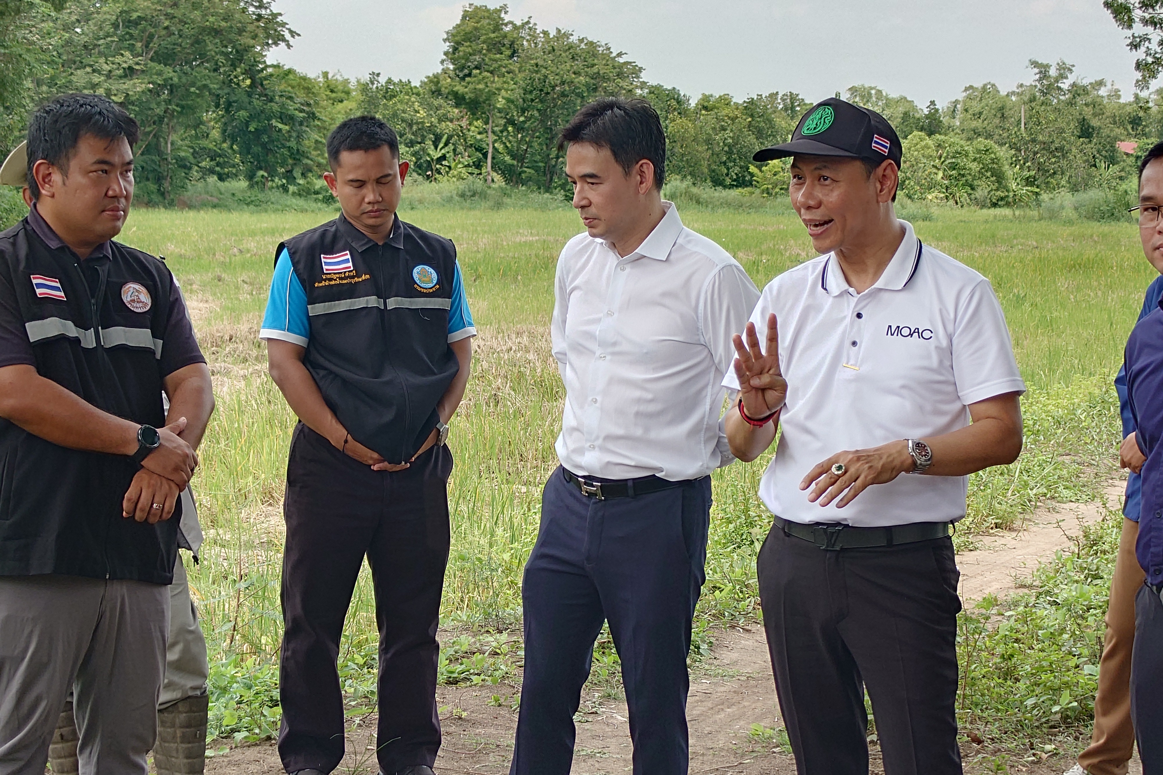 title - สพท. ร่วมคณะทำงานกระทรวงเกษตรฯ ลุยตรวจแปลงทดสอบนวัตกรรมเกษตรเขตเมือง นำร่องกรุงเทพมหานคร