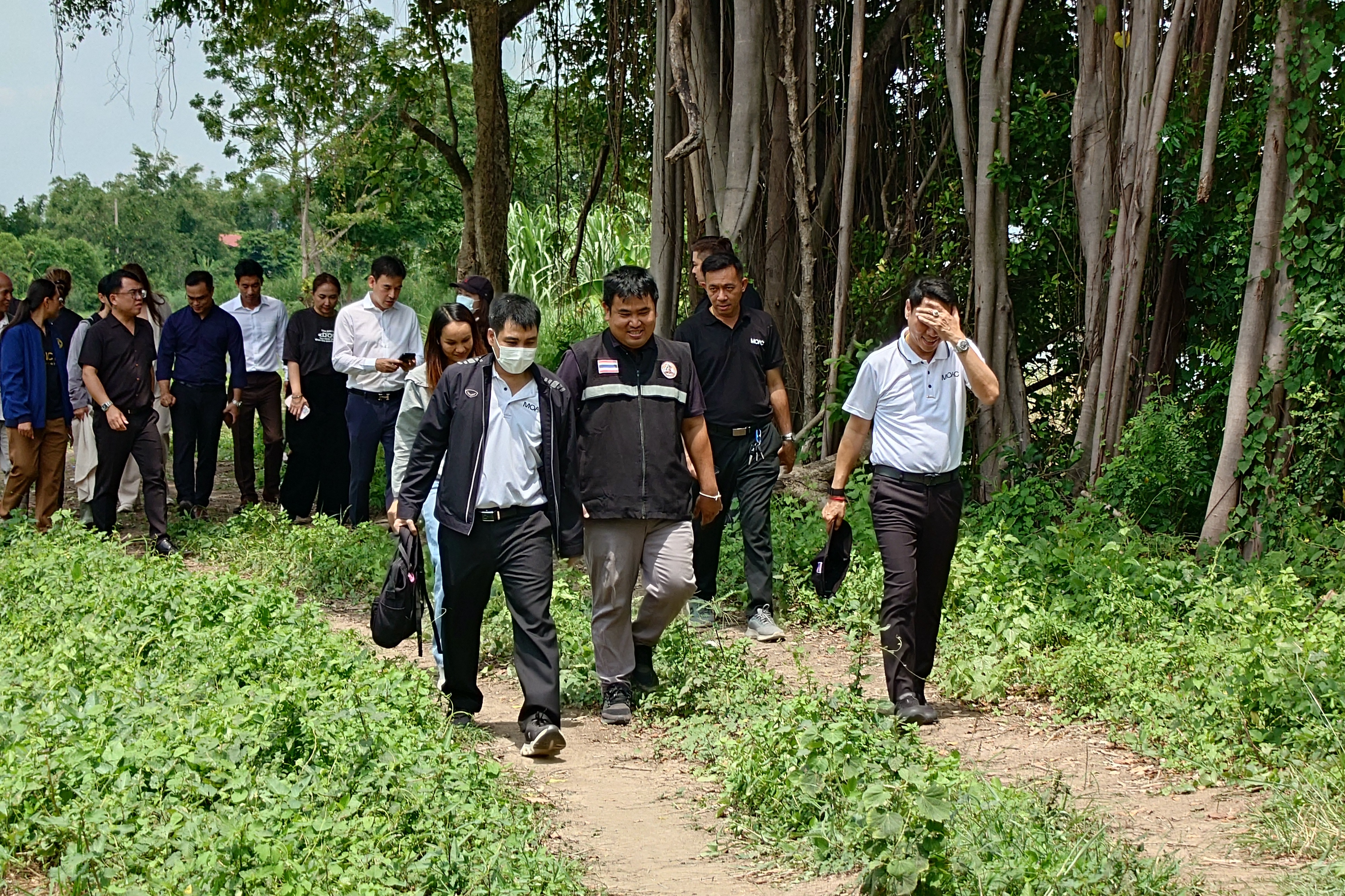 title - สพท. ร่วมคณะทำงานกระทรวงเกษตรฯ ลุยตรวจแปลงทดสอบนวัตกรรมเกษตรเขตเมือง นำร่องกรุงเทพมหานคร