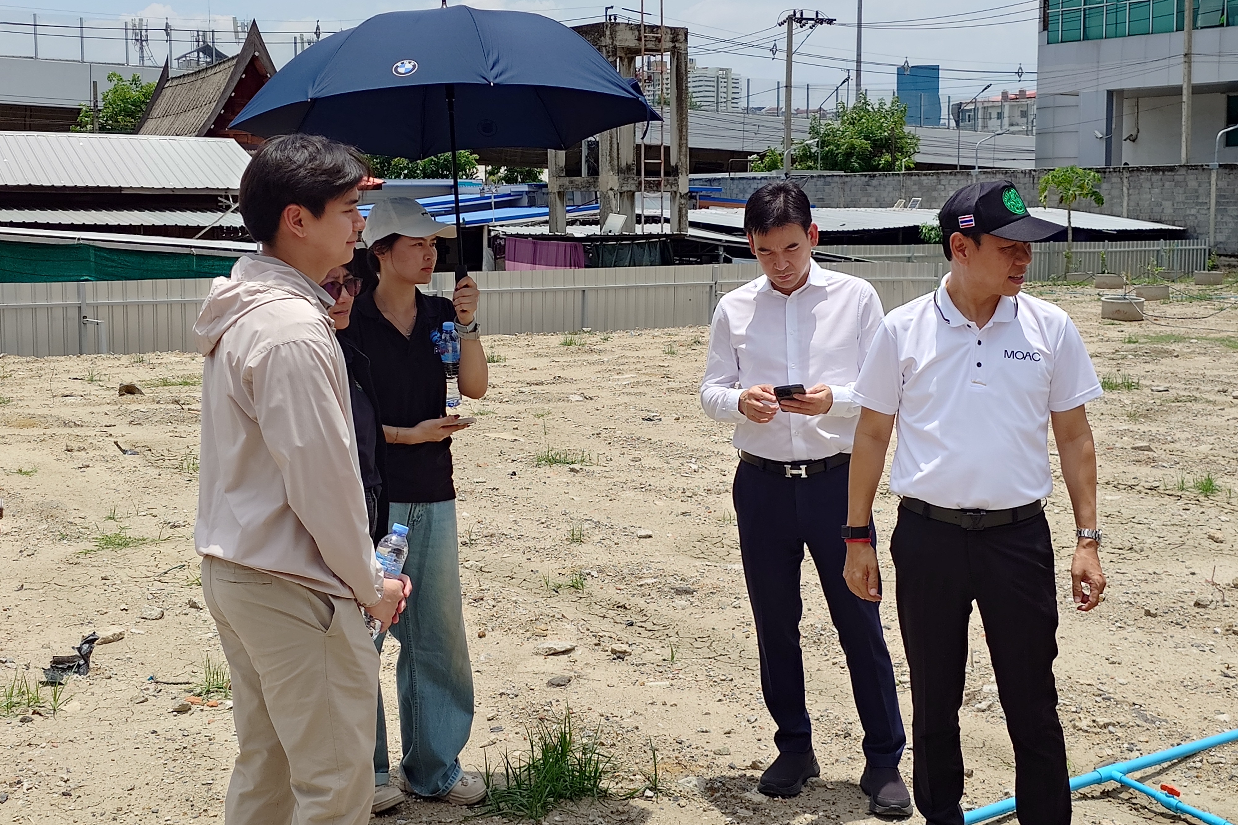 title - สพท. ร่วมคณะทำงานกระทรวงเกษตรฯ ลุยตรวจแปลงทดสอบนวัตกรรมเกษตรเขตเมือง นำร่องกรุงเทพมหานคร