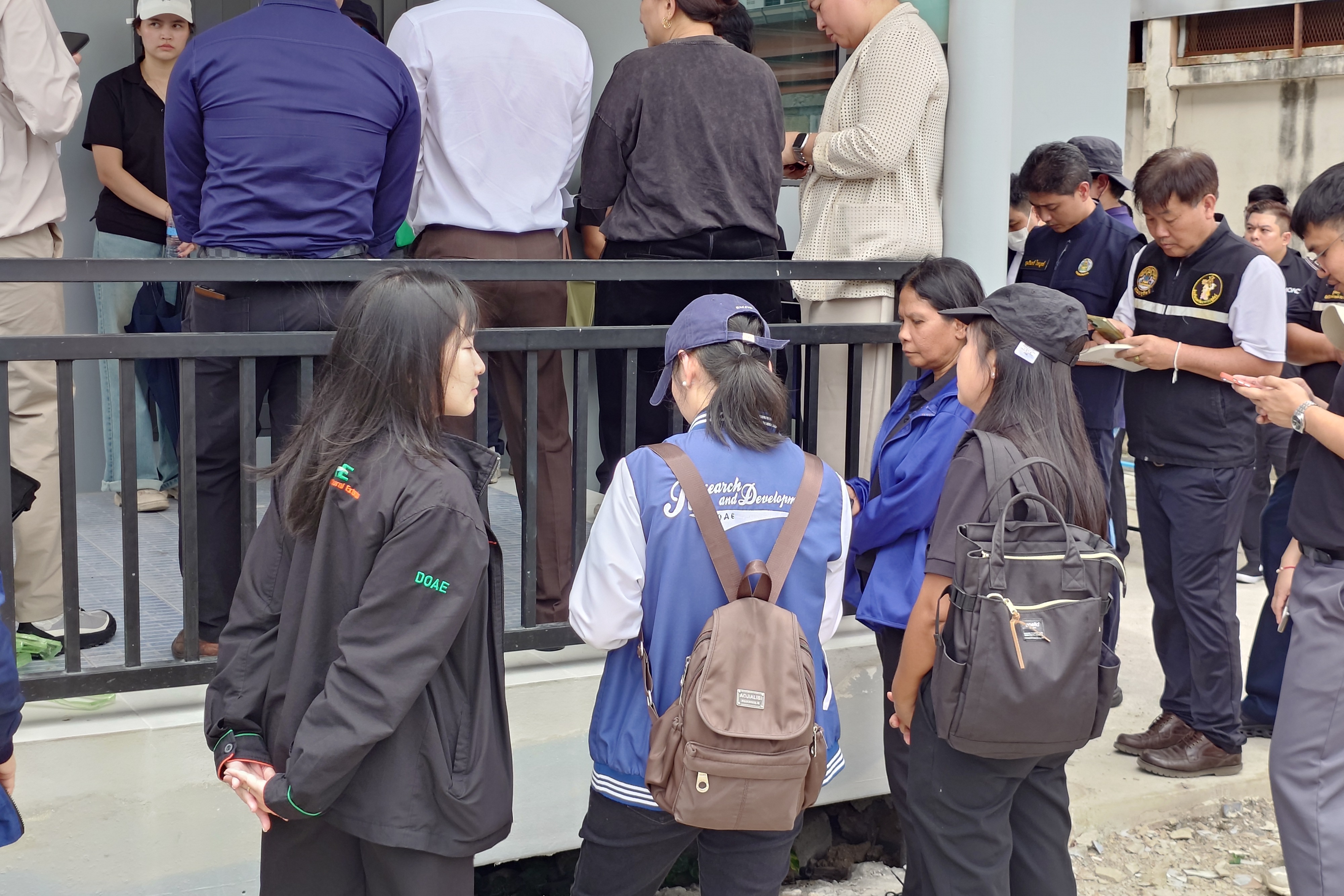 title - สพท. ร่วมคณะทำงานกระทรวงเกษตรฯ ลุยตรวจแปลงทดสอบนวัตกรรมเกษตรเขตเมือง นำร่องกรุงเทพมหานคร