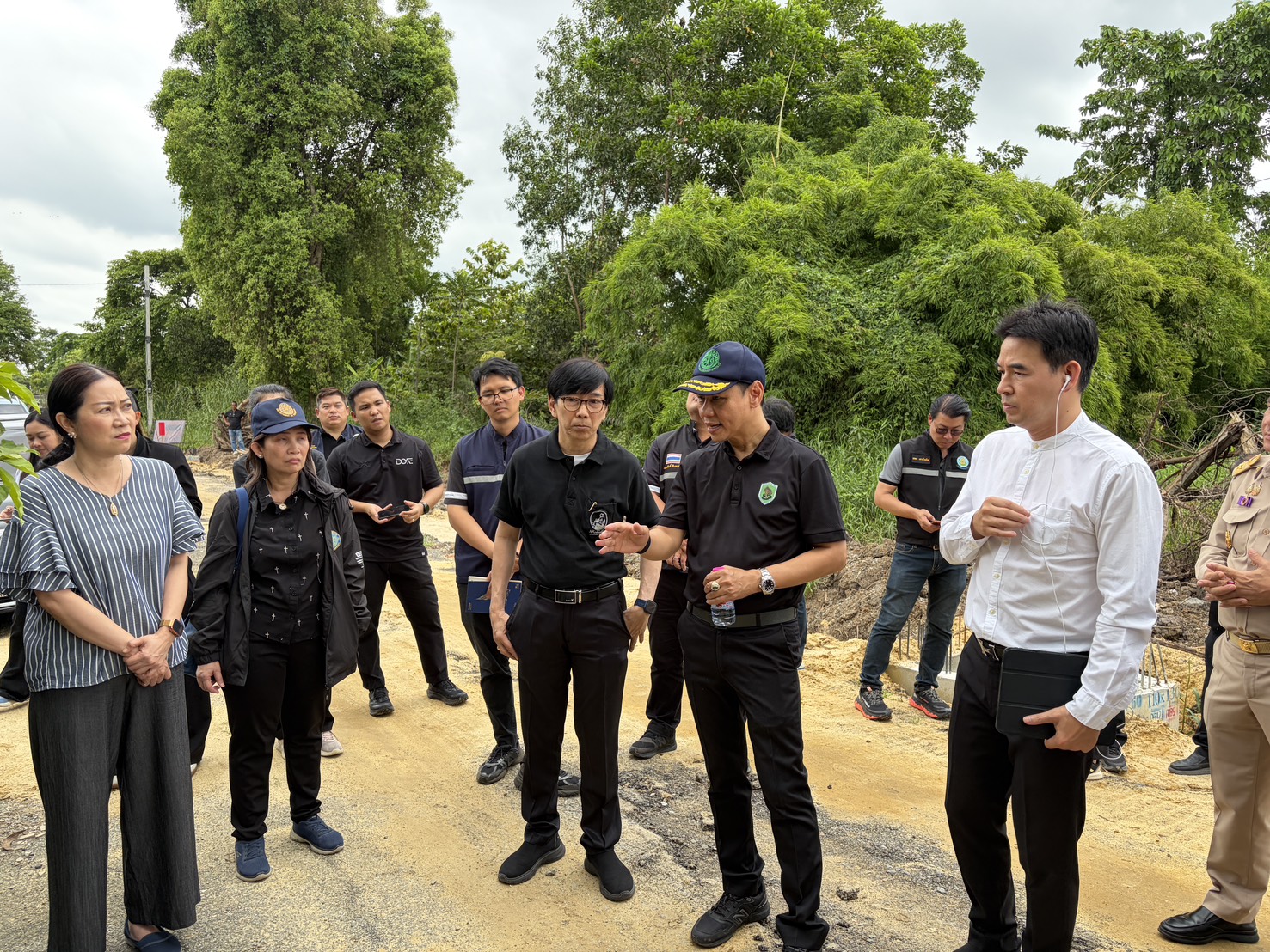 title - สพท. ลงพื้นที่ตรวจแปลงทดสอบโครงการแปลงว่างสร้างค่า จ.นนทบุรี