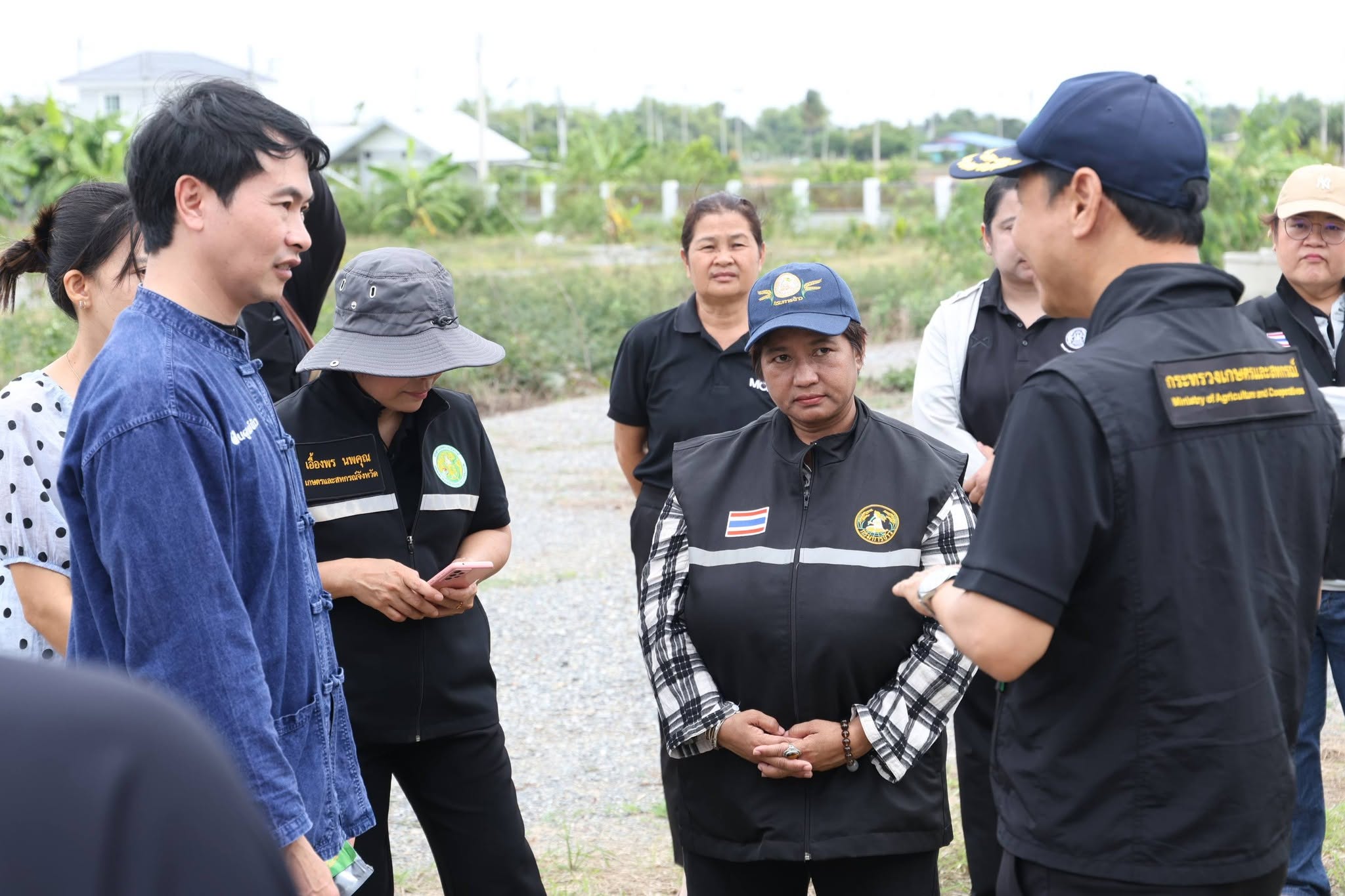 title - ส.ป.ก. ร่วมคณะทำงานรองปลัด กษ. ตรวจปิดท้ายแปลงทดสอบโครงการที่ว่างสร้างค่า จ.นครปฐม