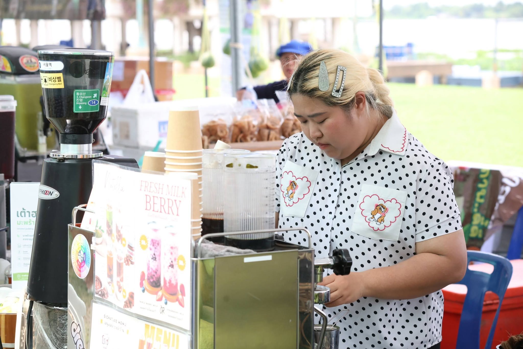 title - เปิดแล้ว! งานใหญ่บางไทร “ตลาดเกษตรศิลป์ แผ่นดินทอง” ชวนชมนิทรรศการ-ช้อปของดี 22–24 ส.ค. นี้