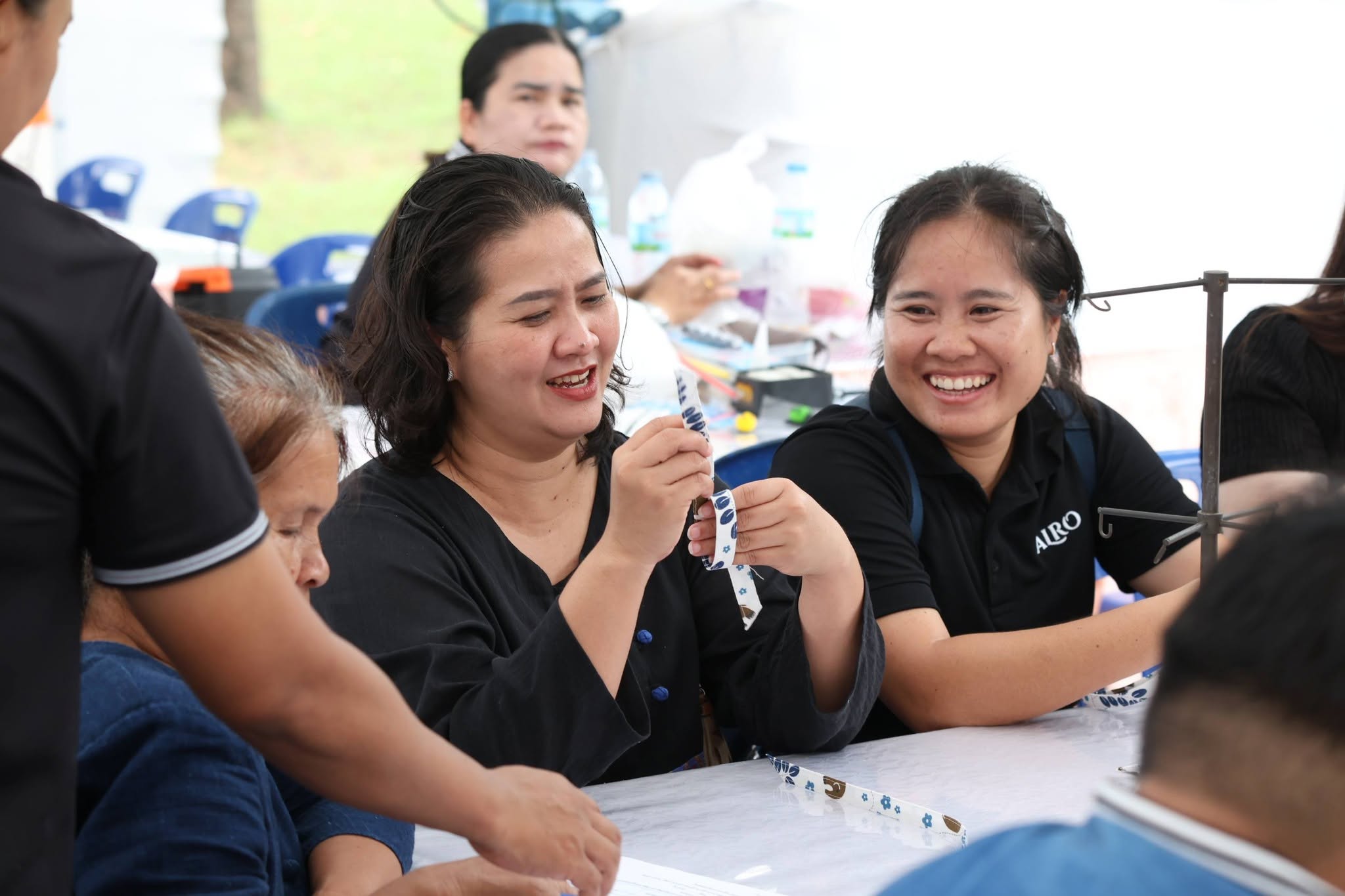 title - สพท. ผนึกกำลัง ศพส. รันกิจกรรมและตลาดเกษตรศิลป์ วันแรกในงาน “สืบสานพระราชปณิธาน สร้างงานเกษตรกรรม เลิศล้ำงานหัตถศิลป์ ท่องเที่ยวถิ่นวิถีไทย”