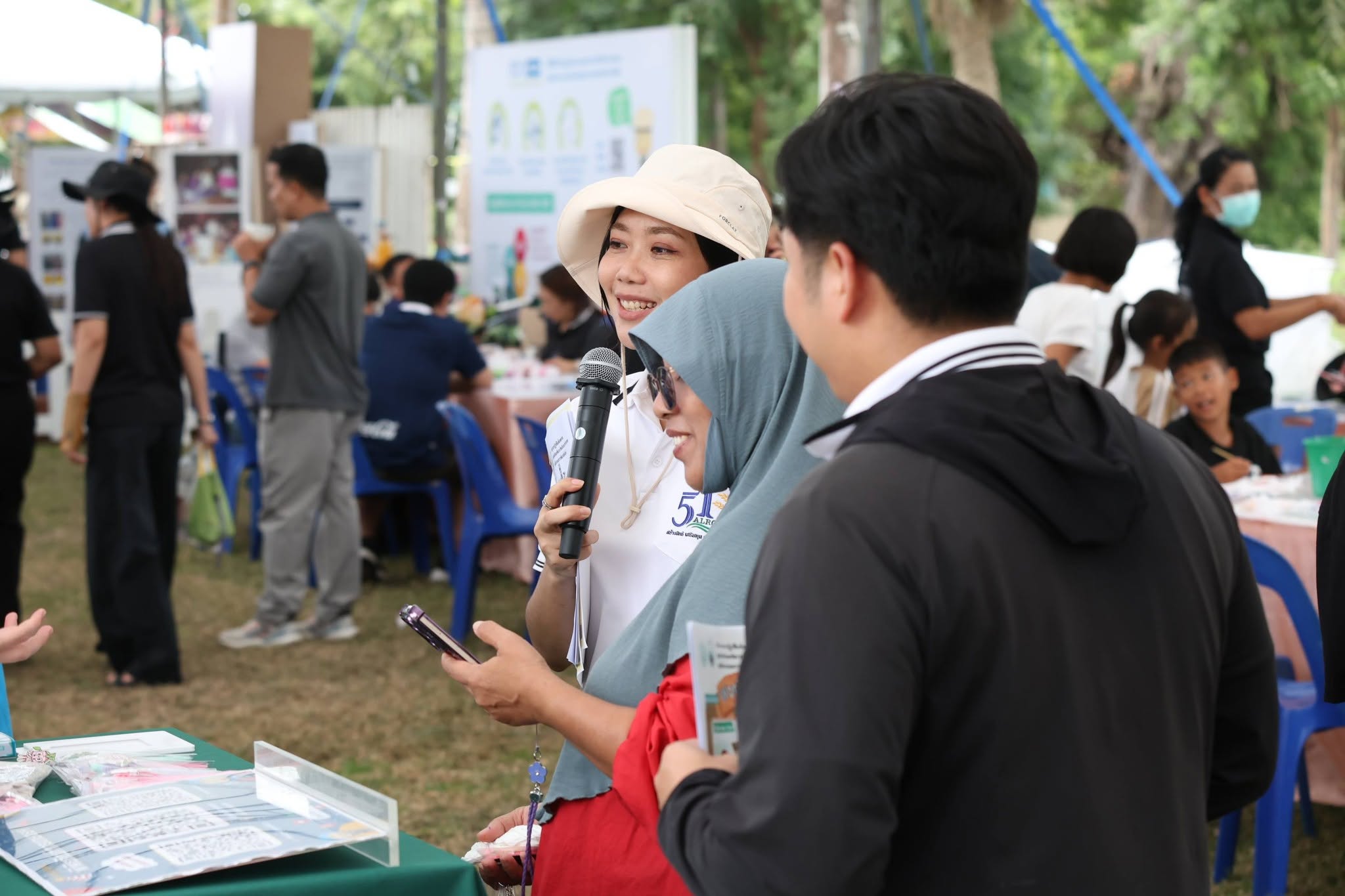 title - สพท. ผนึกกำลัง ศพส. รันกิจกรรมและตลาดเกษตรศิลป์ วันแรกในงาน “สืบสานพระราชปณิธาน สร้างงานเกษตรกรรม เลิศล้ำงานหัตถศิลป์ ท่องเที่ยวถิ่นวิถีไทย”
