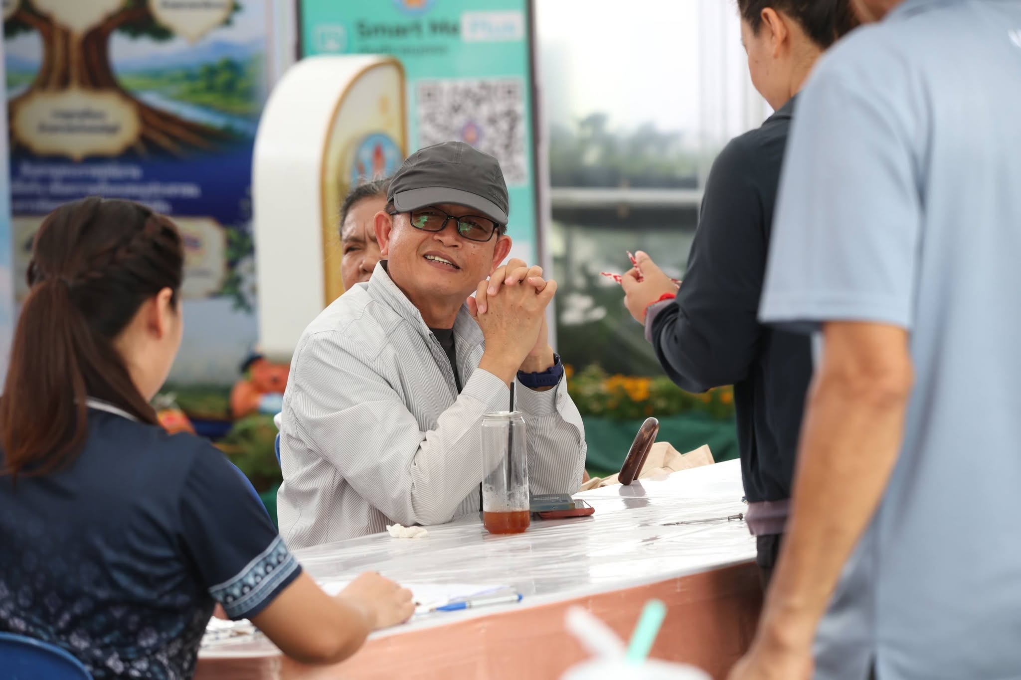 title - สพท. ผนึกกำลัง ศพส. รันกิจกรรมและตลาดเกษตรศิลป์ วันแรกในงาน “สืบสานพระราชปณิธาน สร้างงานเกษตรกรรม เลิศล้ำงานหัตถศิลป์ ท่องเที่ยวถิ่นวิถีไทย”
