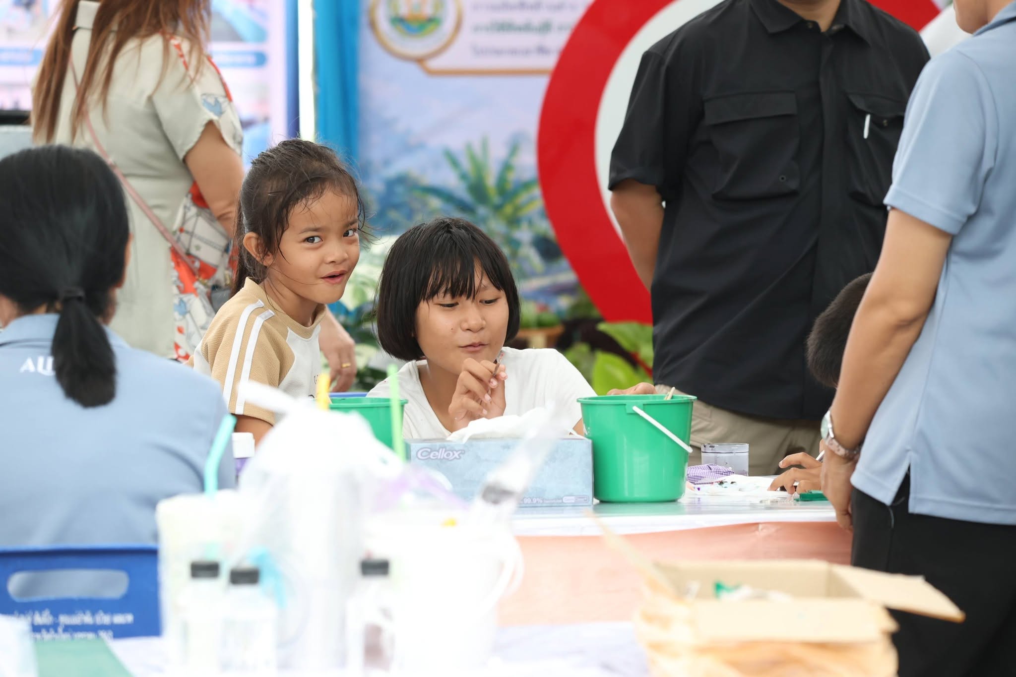 title - สพท. ผนึกกำลัง ศพส. รันกิจกรรมและตลาดเกษตรศิลป์ วันแรกในงาน “สืบสานพระราชปณิธาน สร้างงานเกษตรกรรม เลิศล้ำงานหัตถศิลป์ ท่องเที่ยวถิ่นวิถีไทย”