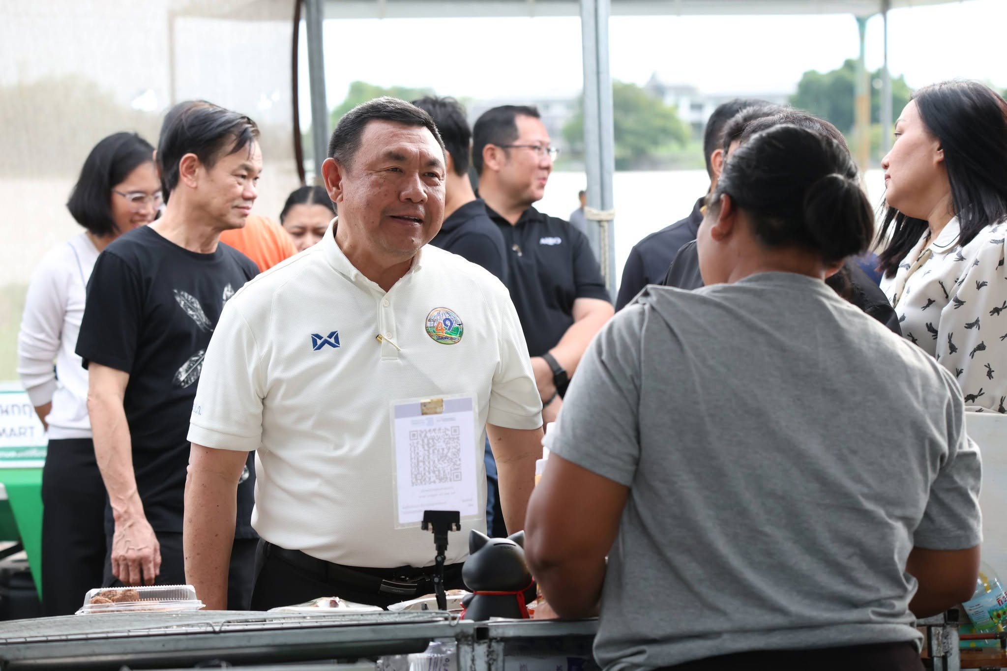 title - สพท. ผนึกกำลัง ศพส. รันกิจกรรมและตลาดเกษตรศิลป์ วันแรกในงาน “สืบสานพระราชปณิธาน สร้างงานเกษตรกรรม เลิศล้ำงานหัตถศิลป์ ท่องเที่ยวถิ่นวิถีไทย”