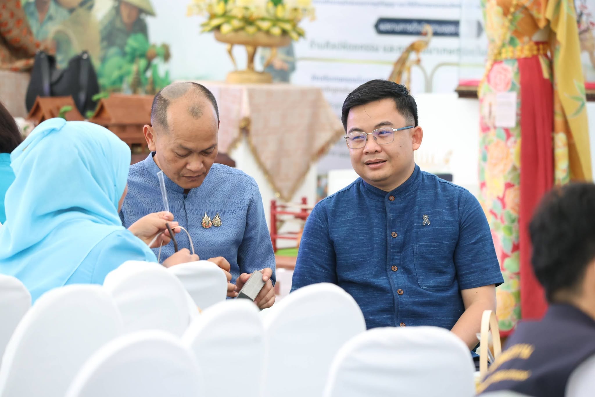 title - คึกคักรับวันที่สอง สพท. ส่งทีมร่วมสร้างสีสันงาน “สืบสานพระราชปณิธานฯ” ชวนช้อป-ชิม-เวิร์กช็อปถึงวันพรุ่งนี้