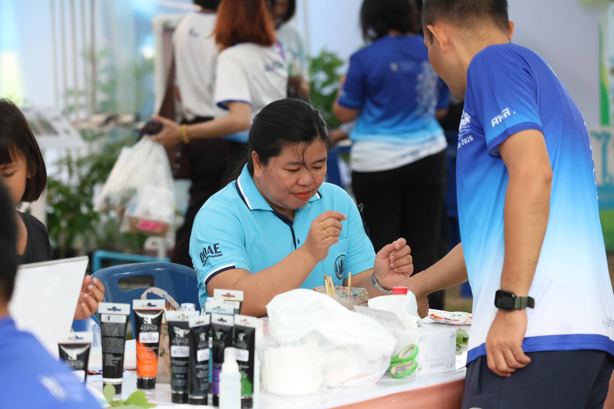 title - คึกคักรับวันที่สอง สพท. ส่งทีมร่วมสร้างสีสันงาน “สืบสานพระราชปณิธานฯ” ชวนช้อป-ชิม-เวิร์กช็อปถึงวันพรุ่งนี้