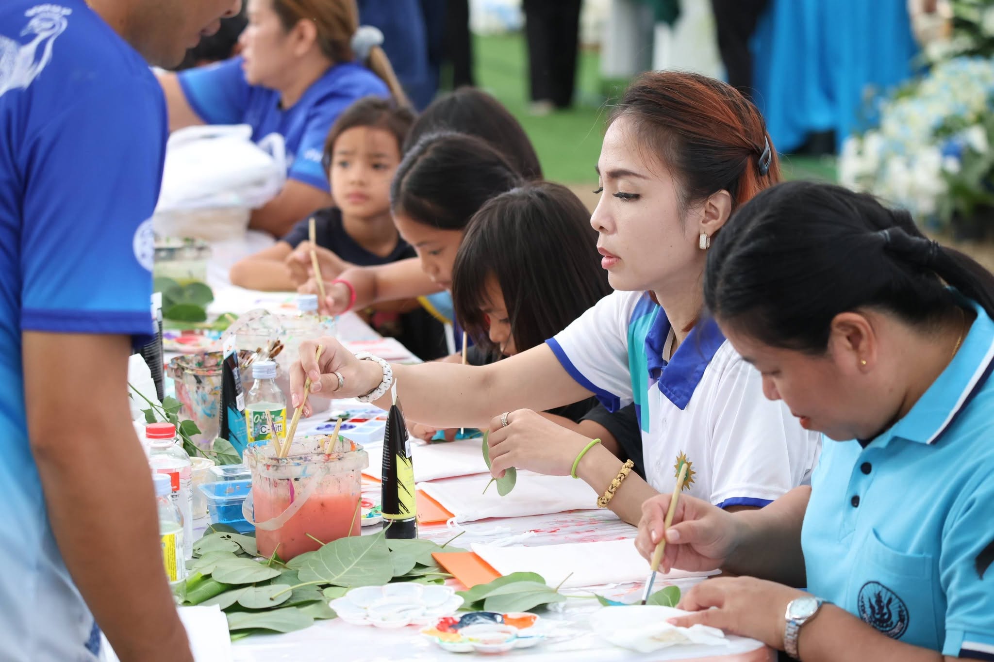 title - คึกคักรับวันที่สอง สพท. ส่งทีมร่วมสร้างสีสันงาน “สืบสานพระราชปณิธานฯ” ชวนช้อป-ชิม-เวิร์กช็อปถึงวันพรุ่งนี้